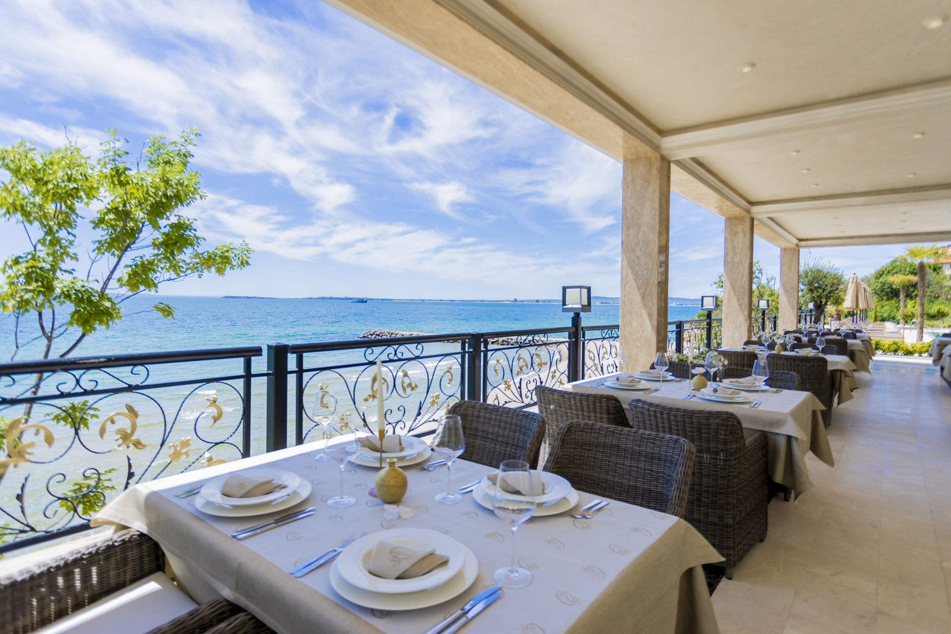 Hotel Onyx Beach Residence-Terasa restorana.jpg
