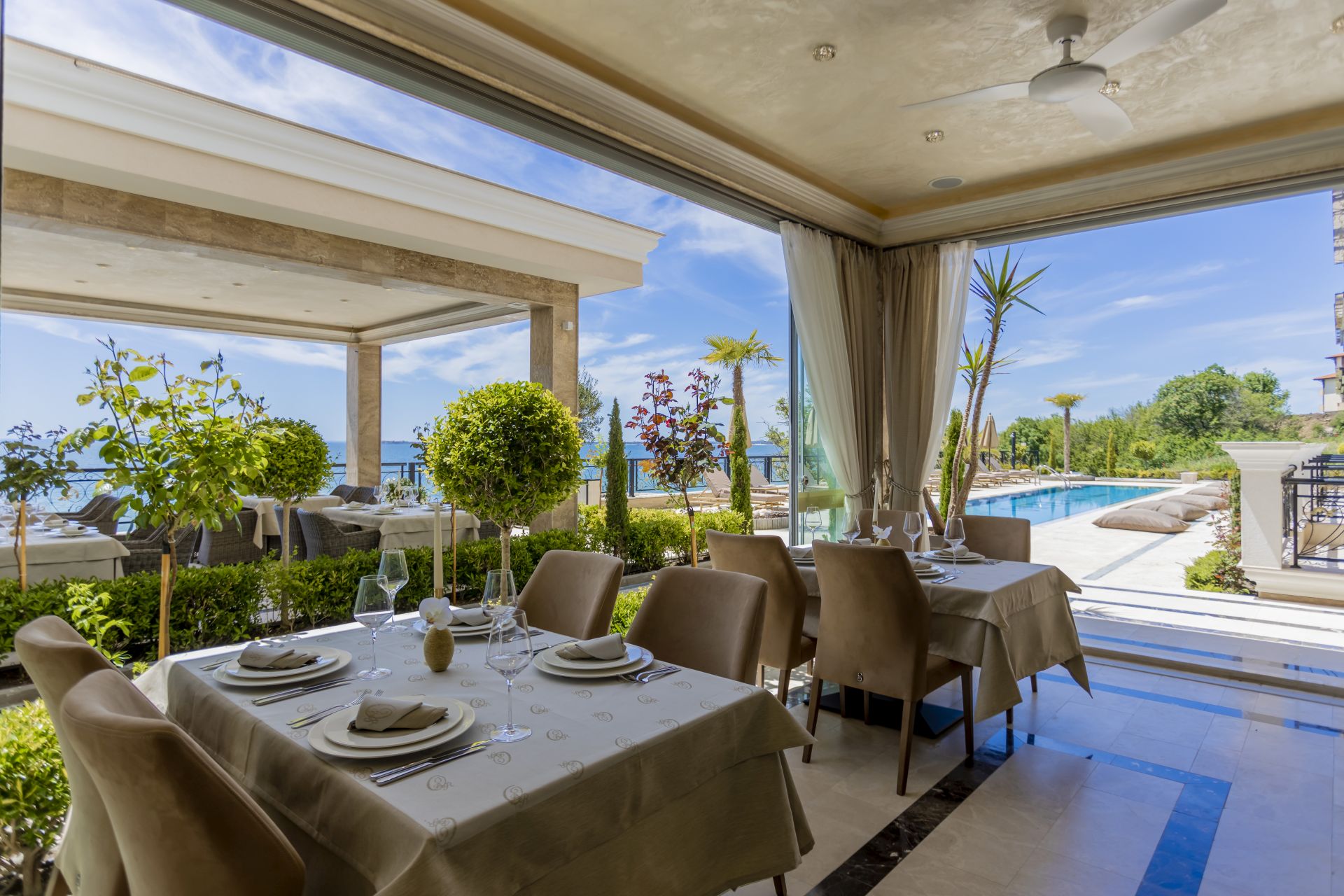 Onyx Beach Residence-Restoran.jpg