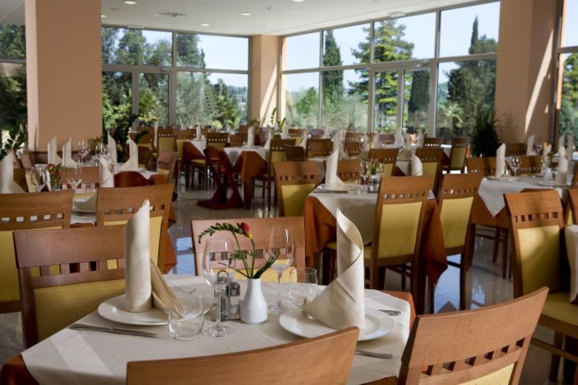 Vila Maia-Restoran.jpg