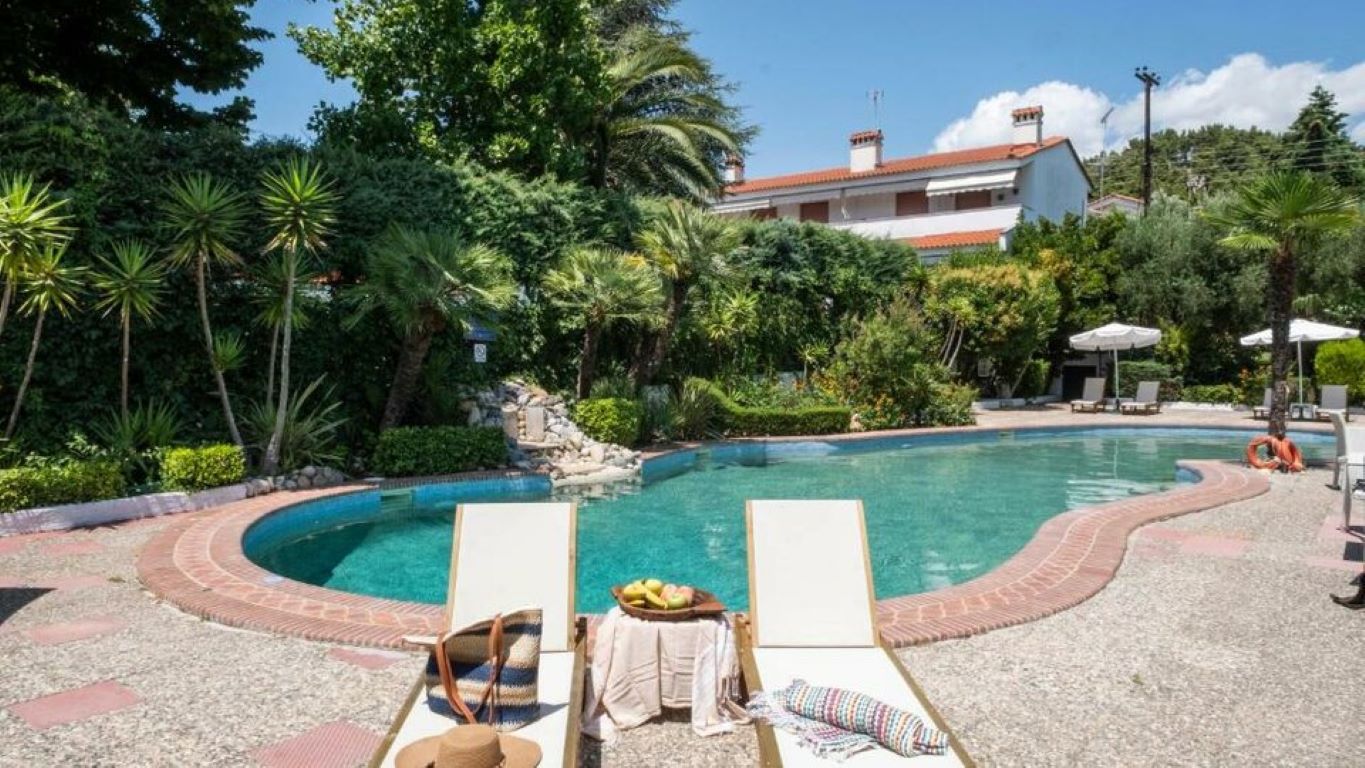 Aristidis Hotel Fourka-Bazen.jpg