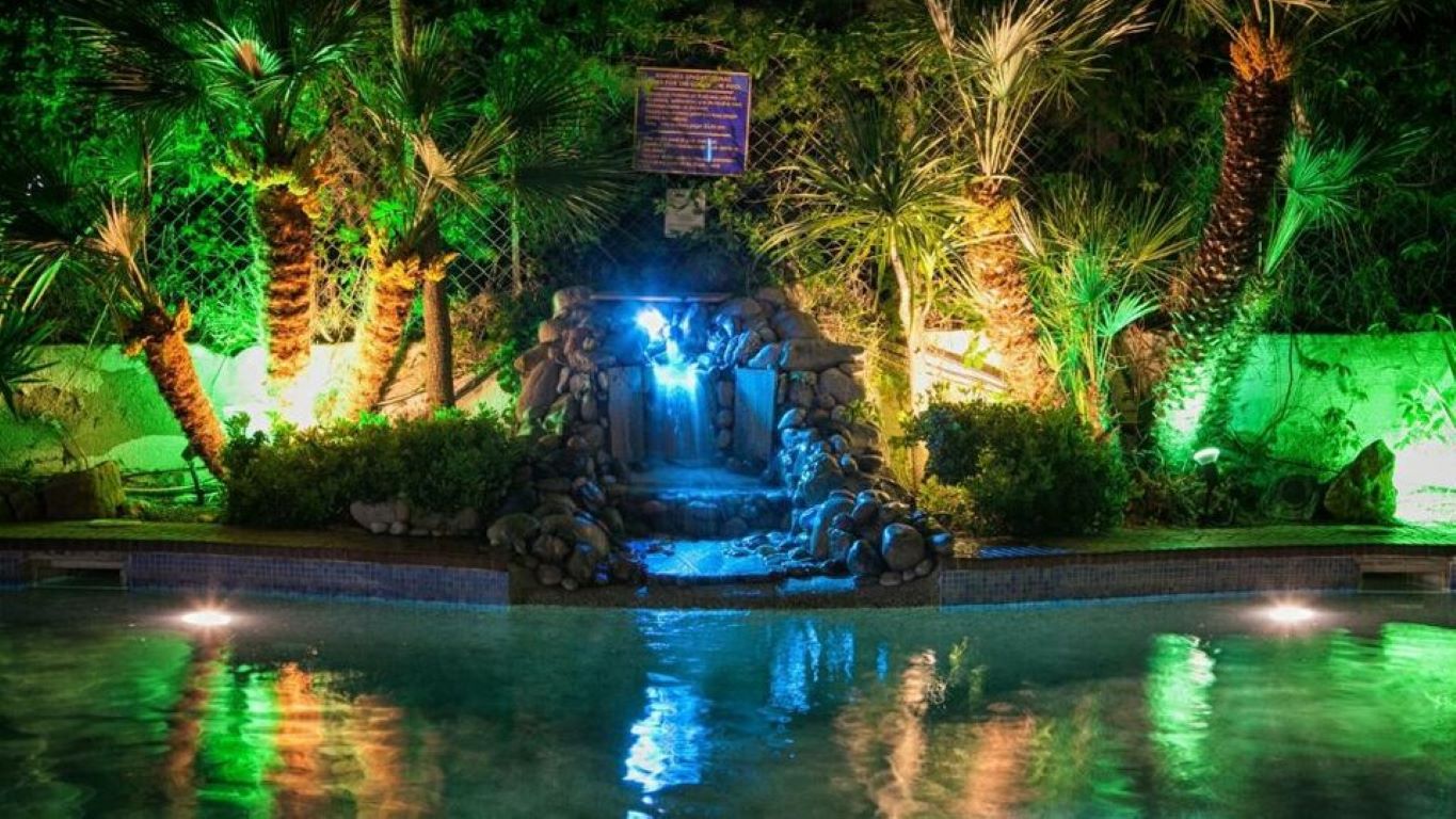 Aristidis Hotel Fourka-Nocni izgled.jpg