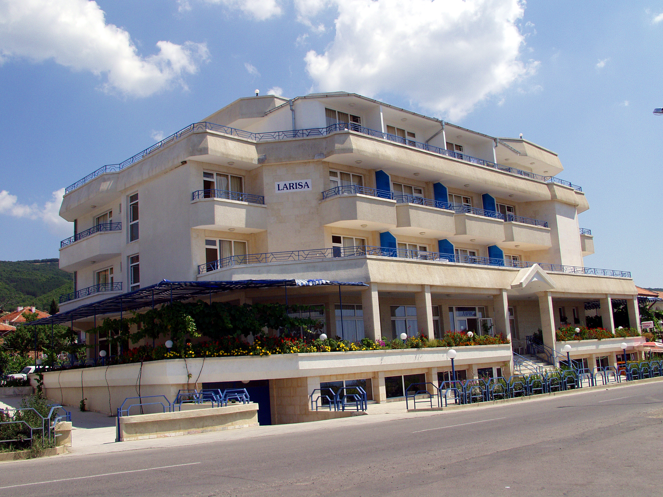 Larisa Hotel-Spoljasnji izgled.JPG