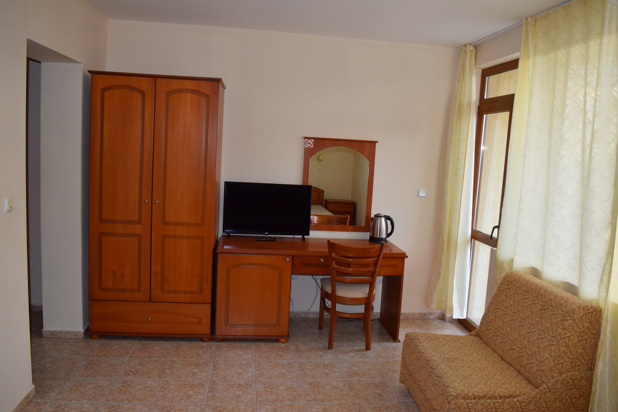 Chris Family Hotel-Standardna soba.jpg