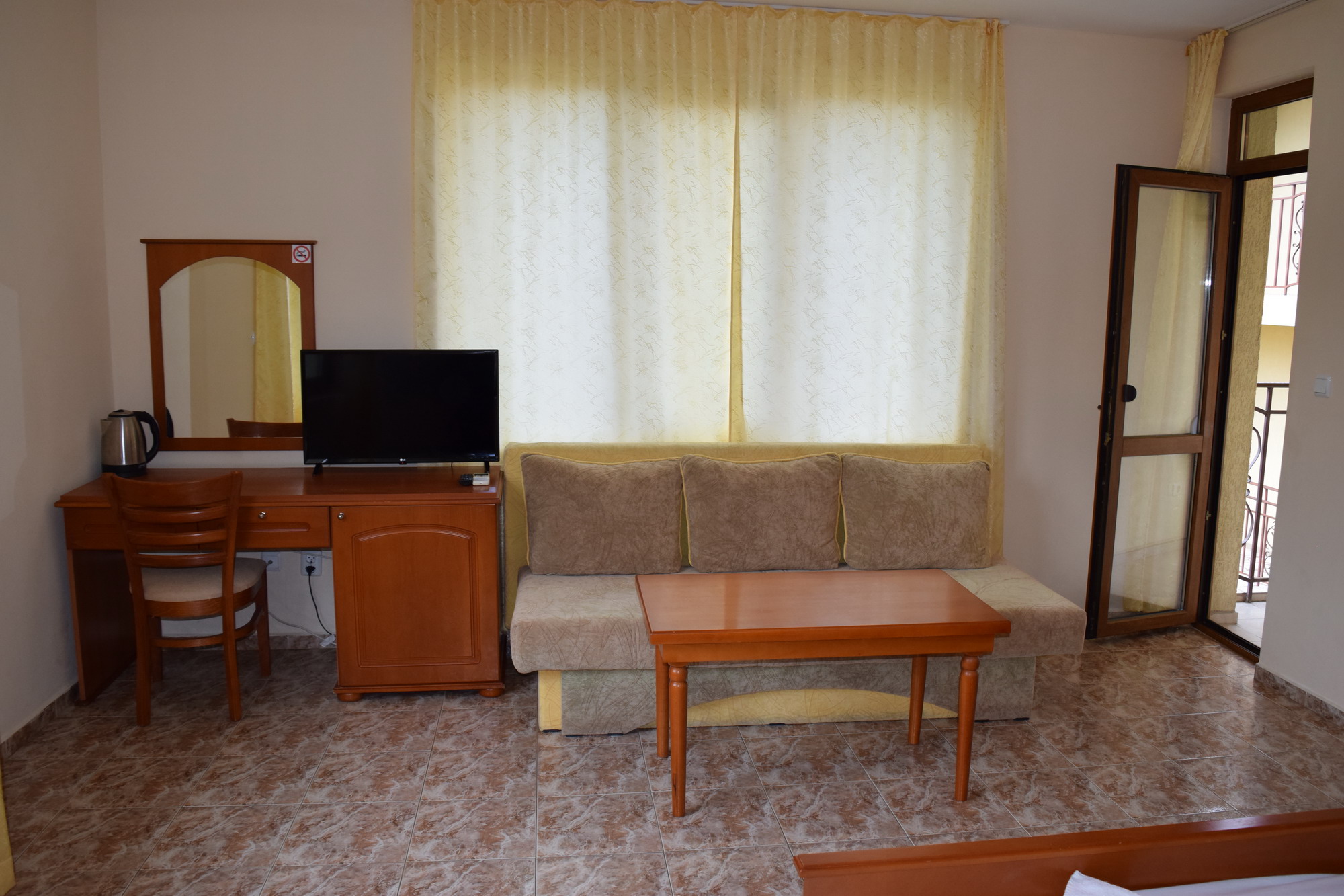 Hotel Chris Family-Studio.jpg