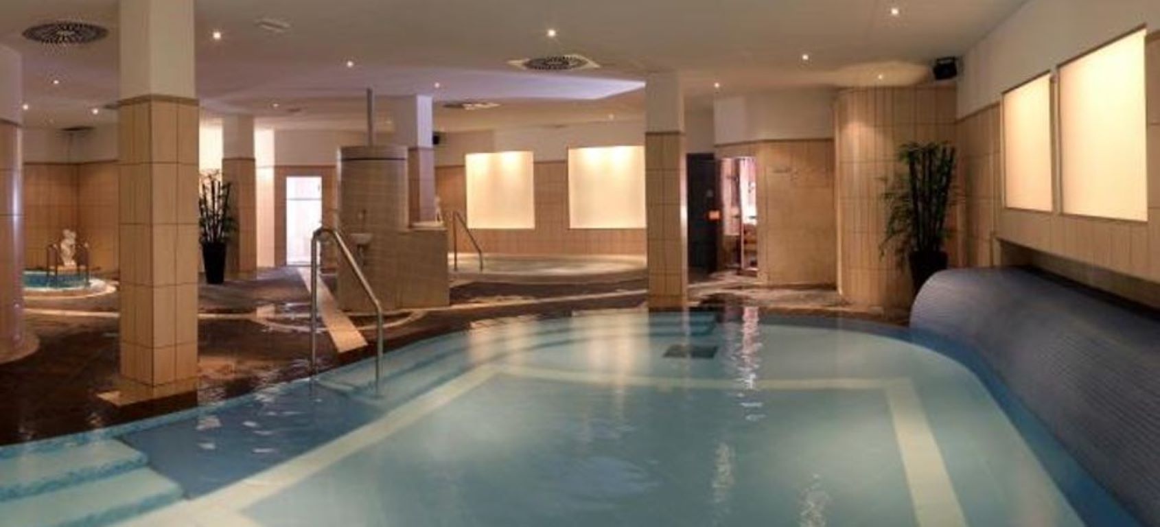 Aquapark Hotel Zusterna-Rimsko irsko kupatilo.jpg