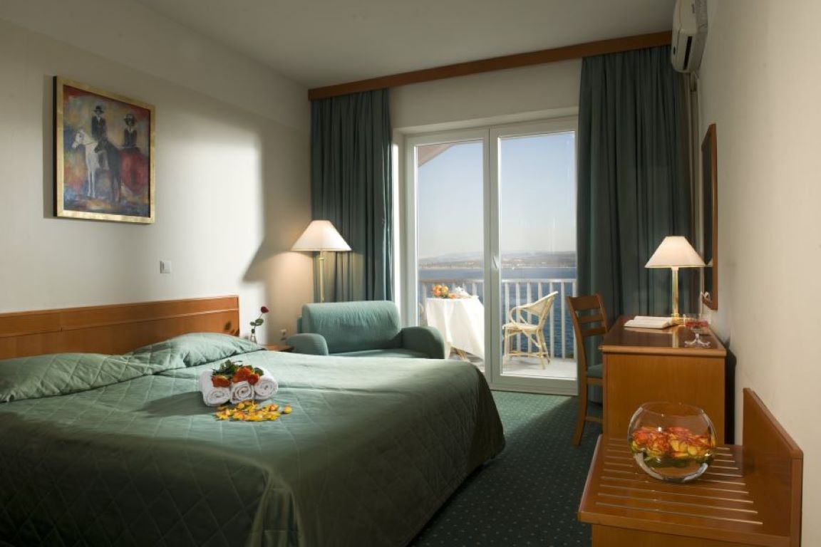 Aquapark Hotel Zusterna-Soba sa balkonom.jpg