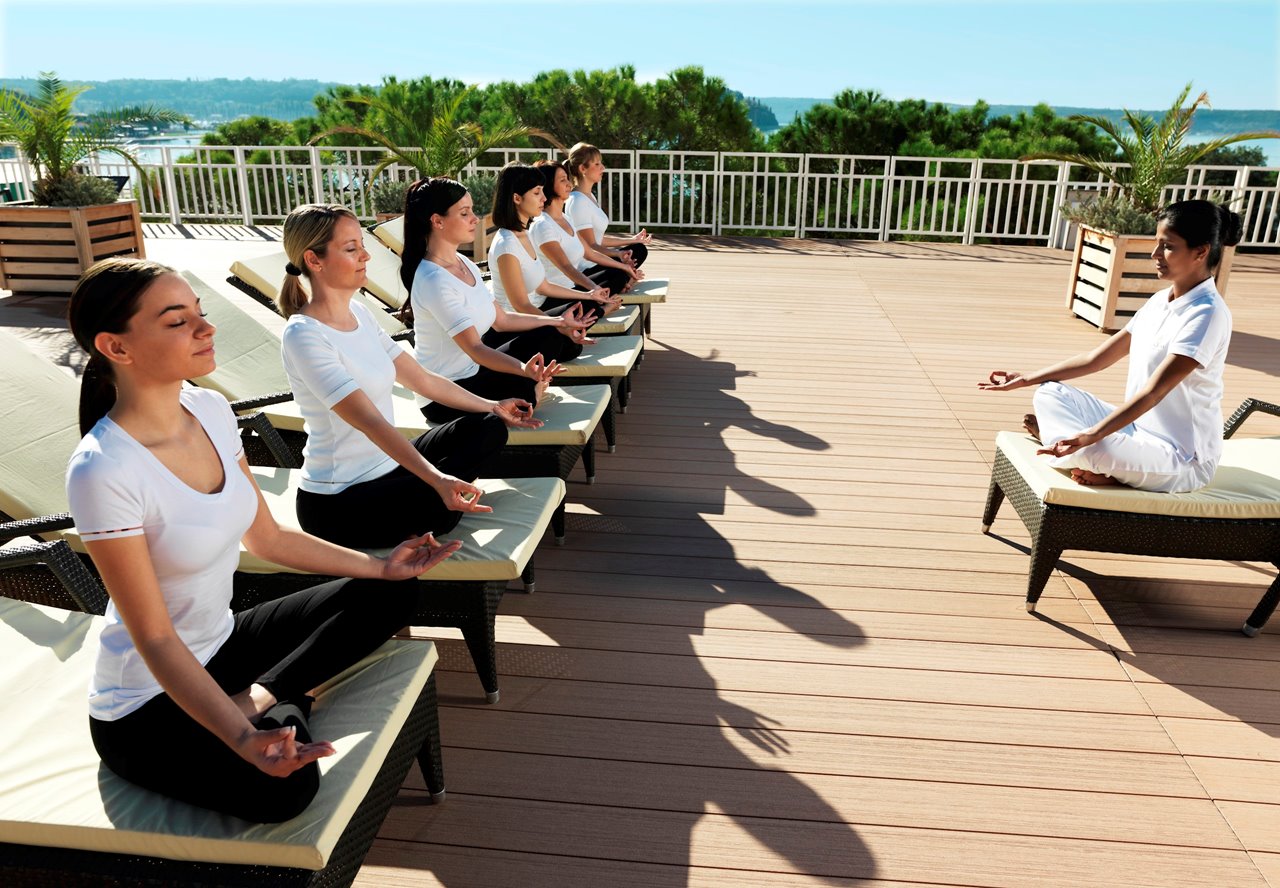 Grand Hotel Portorož-Terasa za suncanje.jpg
