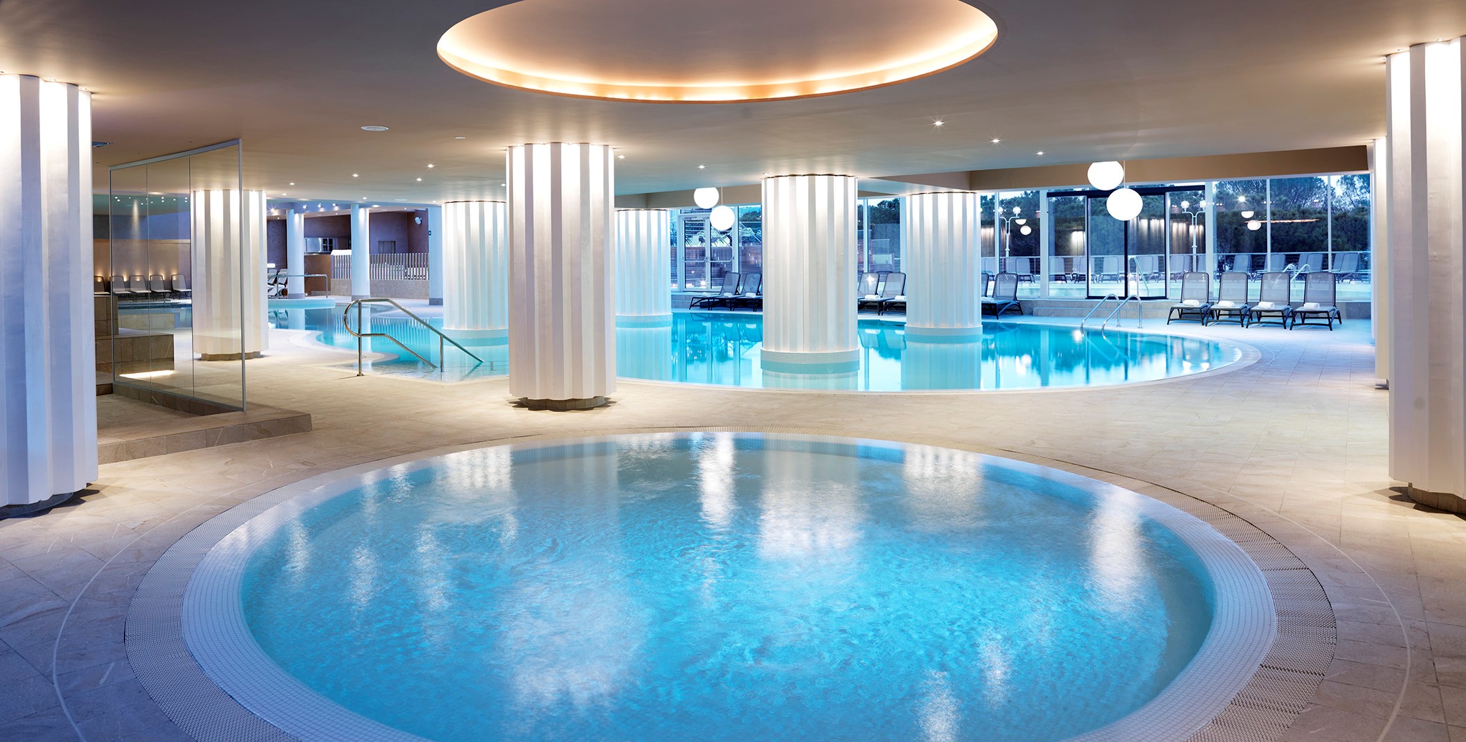 Grand Hotel Portorož-Unutrasnji bazeni.jpg