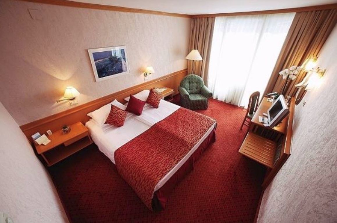 Grand Hotel Bernardin-Junior porodicni suite pogled more balkon.jpg