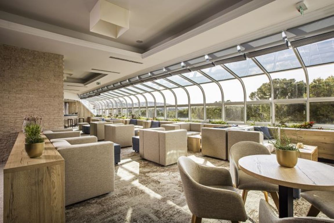 Grand Hotel Bernardin-Kafe.jpg