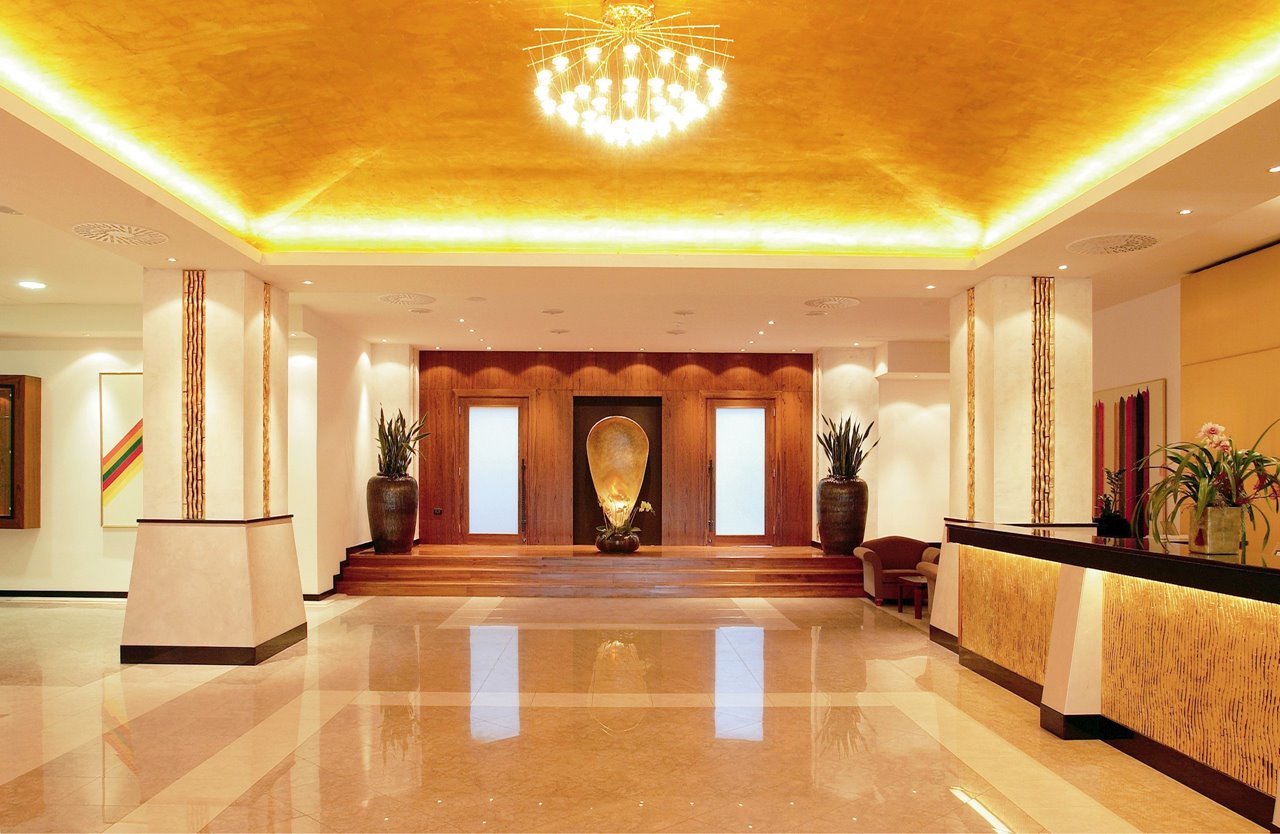 Riviera Hotel-Recepcija.jpg