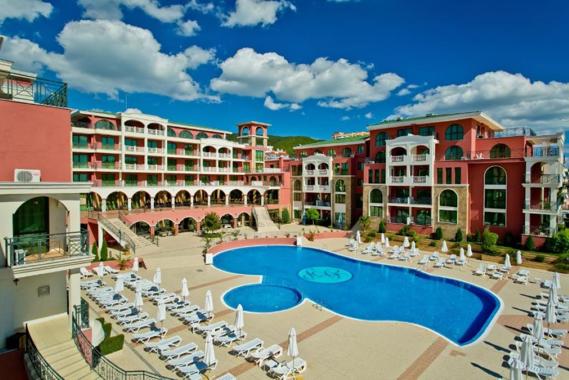 Saint George Palace Resort & Spa Hotel-Bazen.jpg