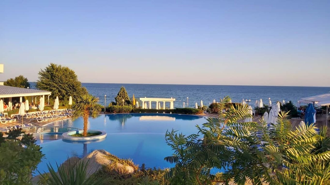 Hotel Sineva Beach-Panorama hotela.jpg