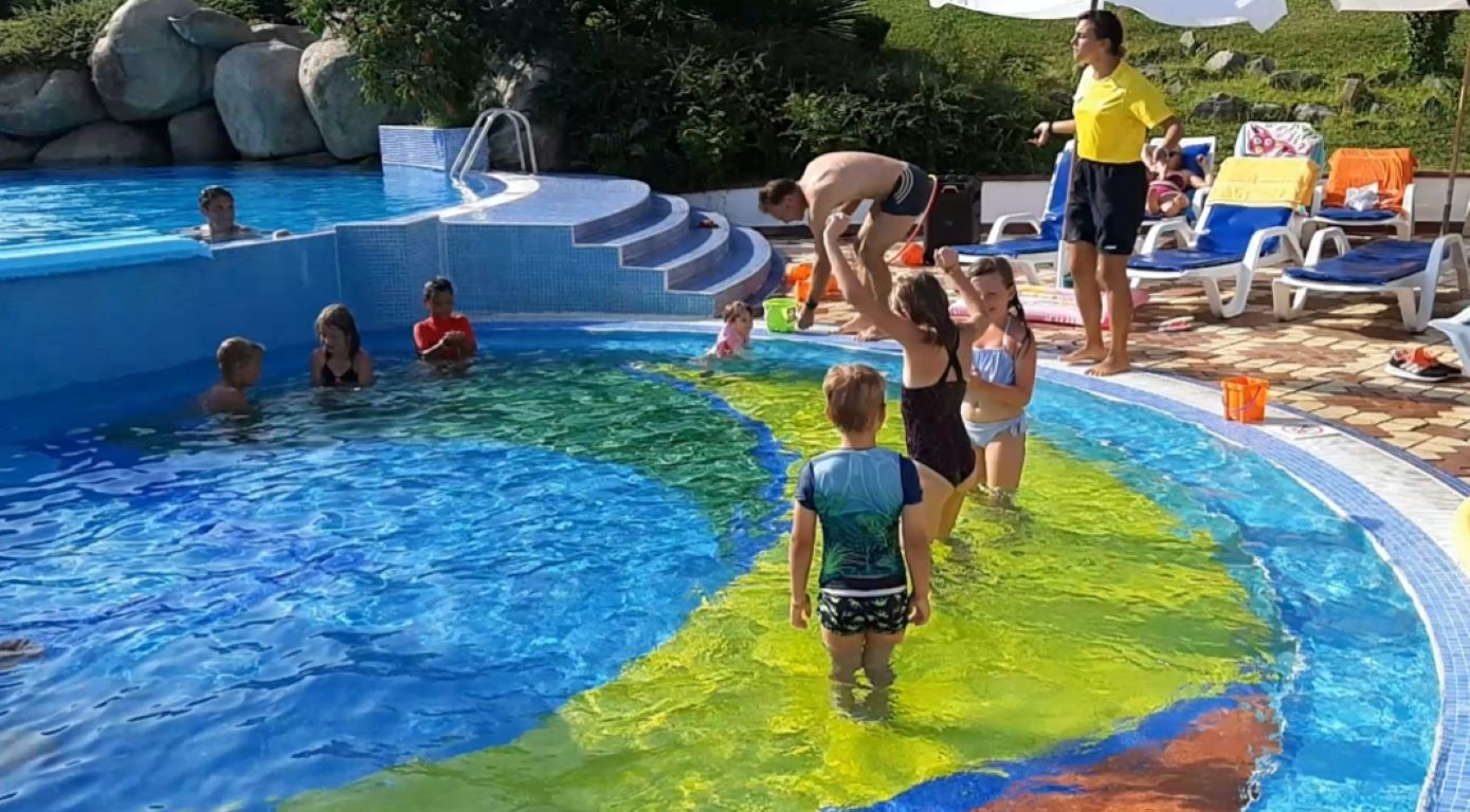 Sineva Beach-Deciji bazen.jpg