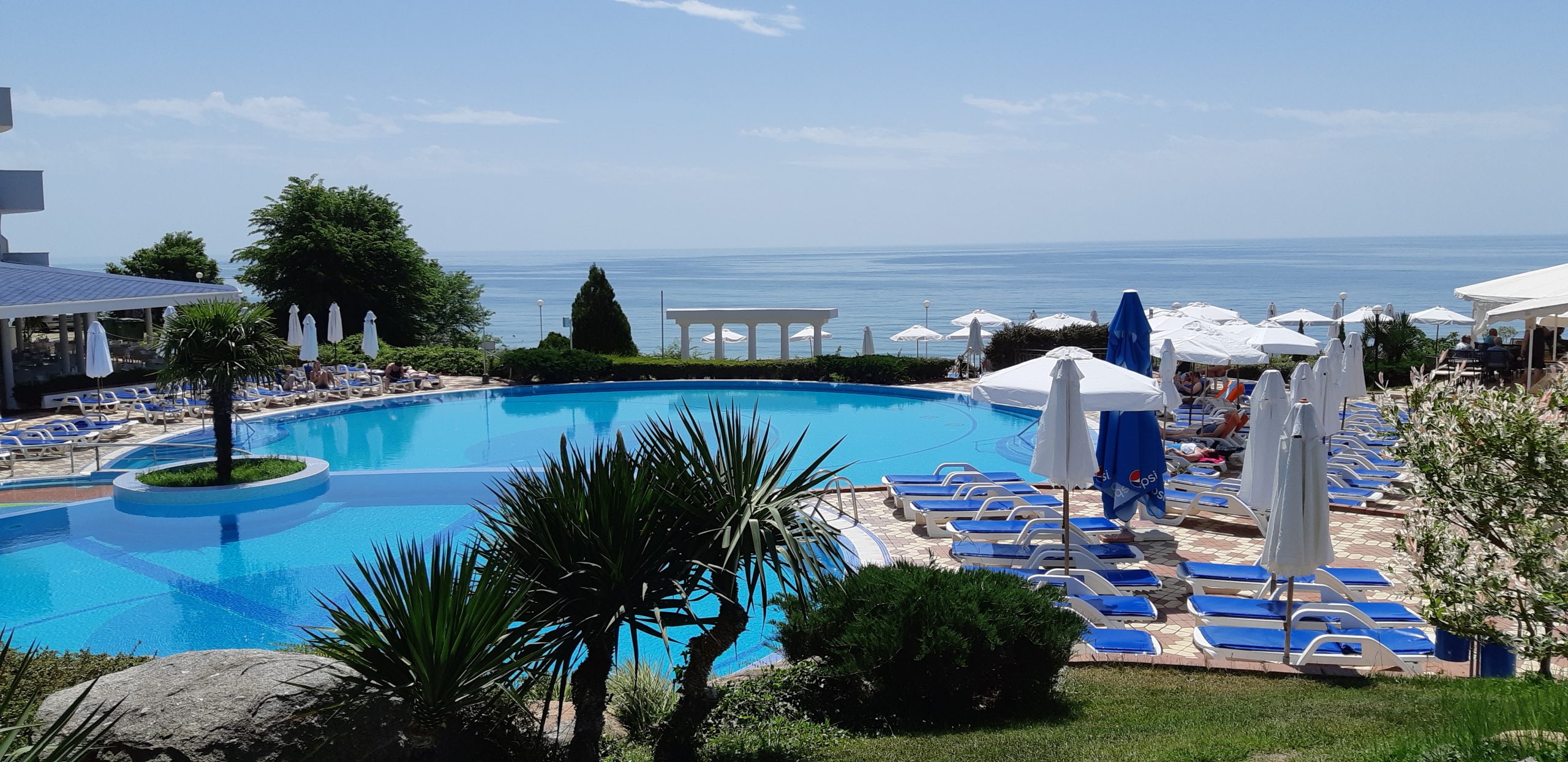 Sineva Beach Hotel-Bazen.jpg