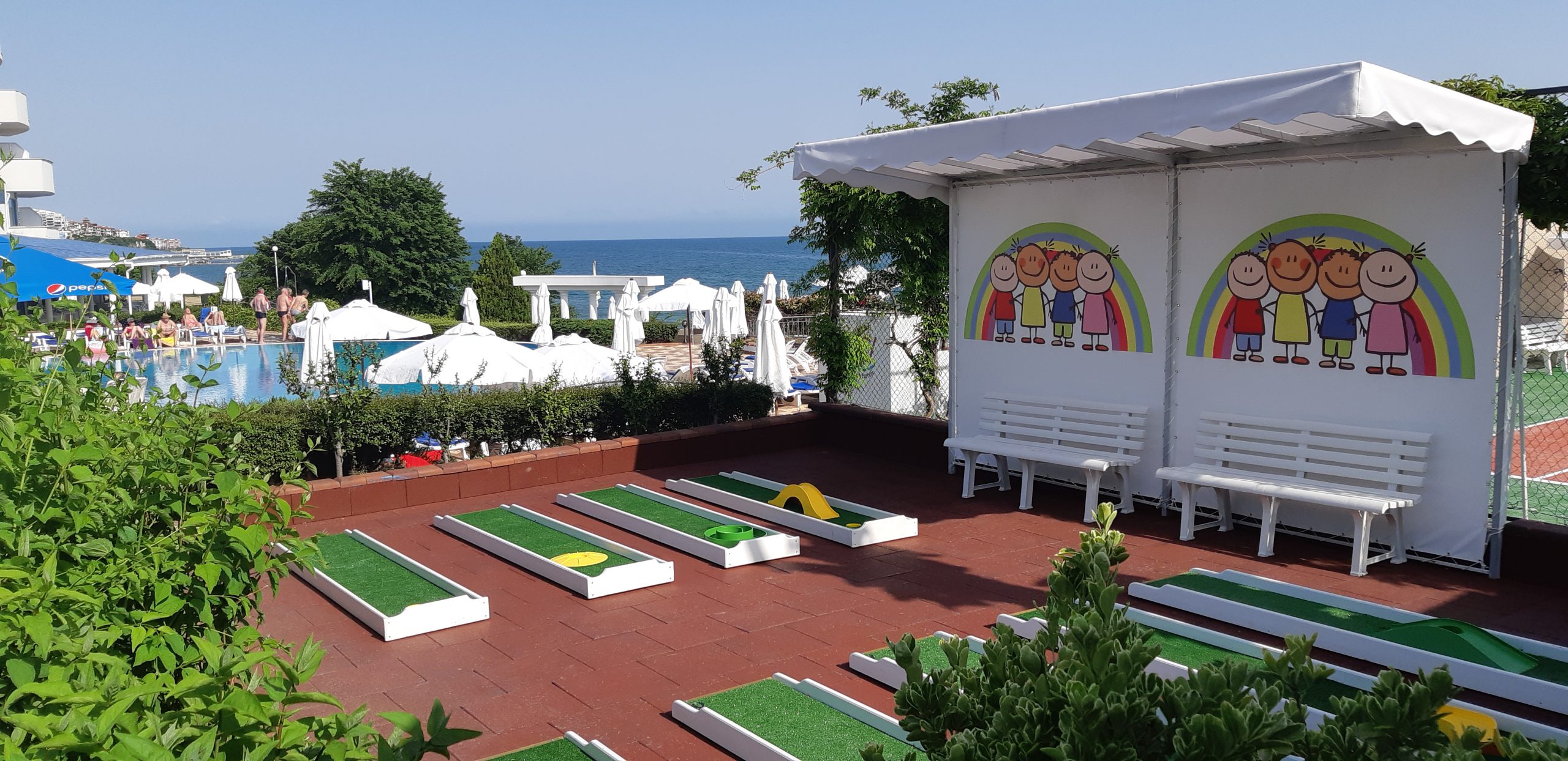 Sineva Beach Hotel-Mini golf.jpg