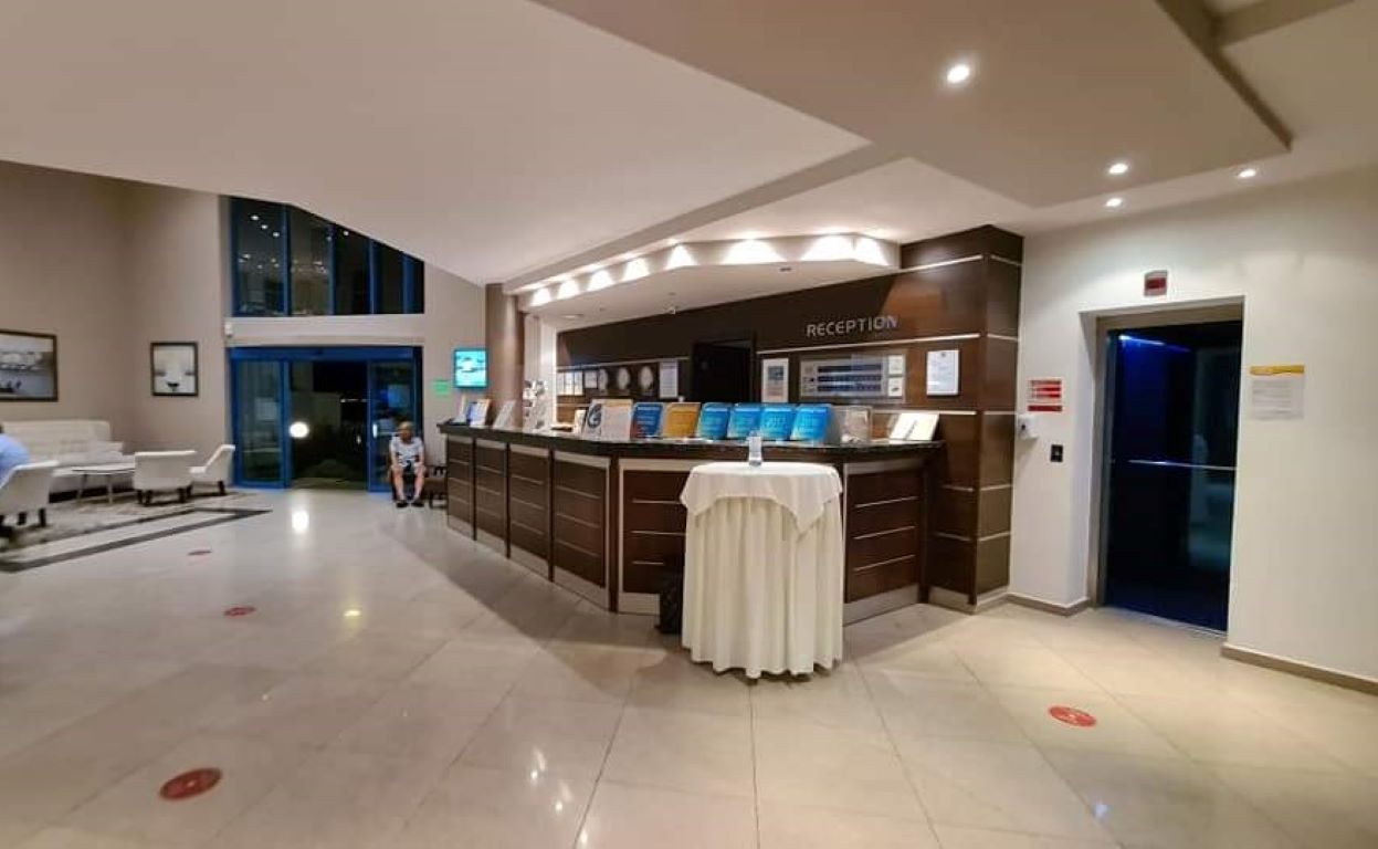 Sineva Beach Hotel-Recepcija.jpg