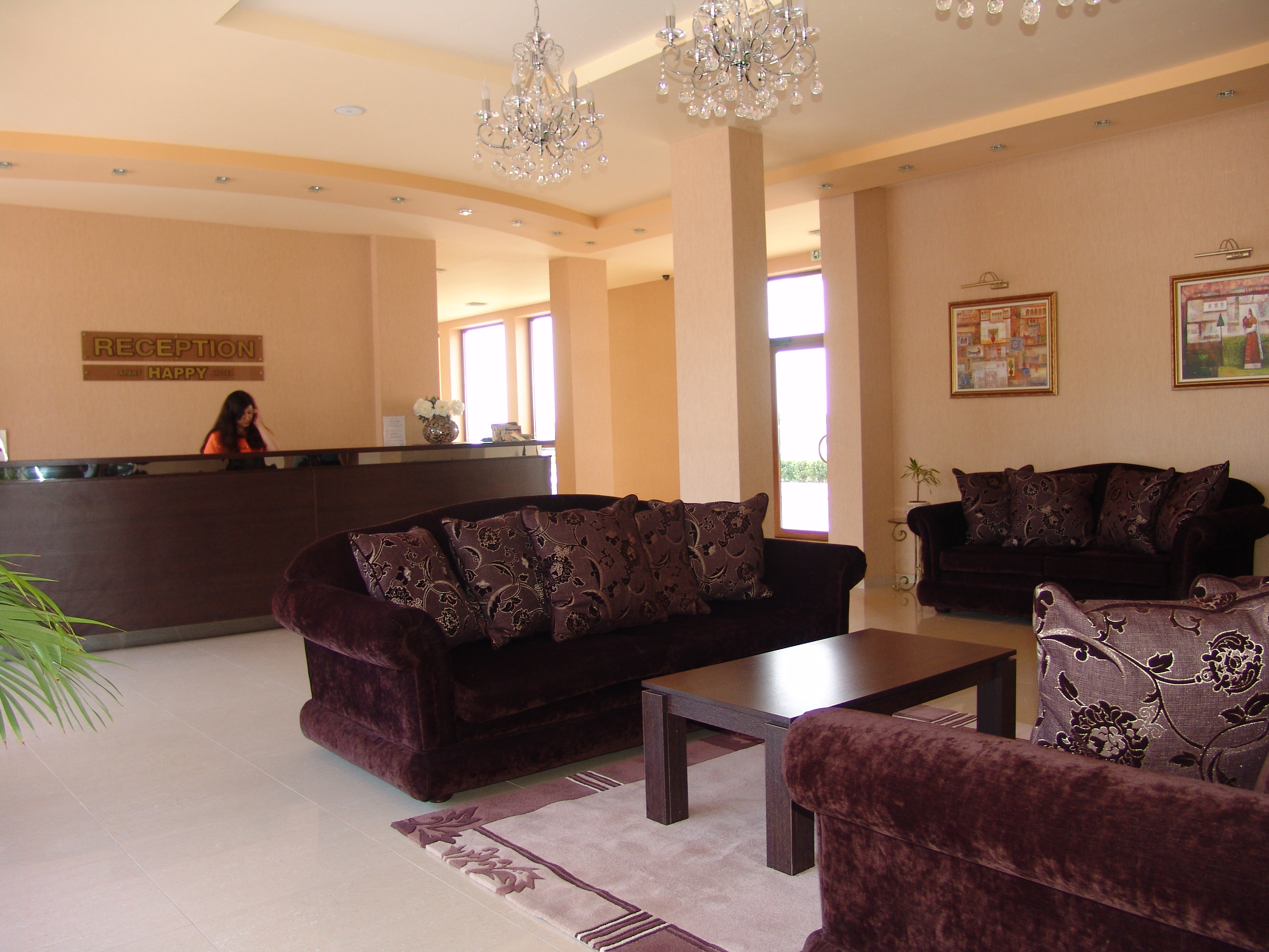 Happy Aparthotel-Lobby.JPG