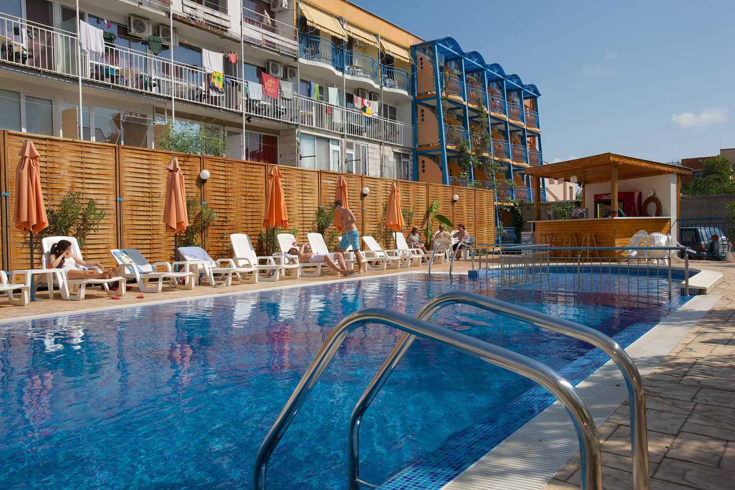 Hotel Paloma-Bazen.jpg