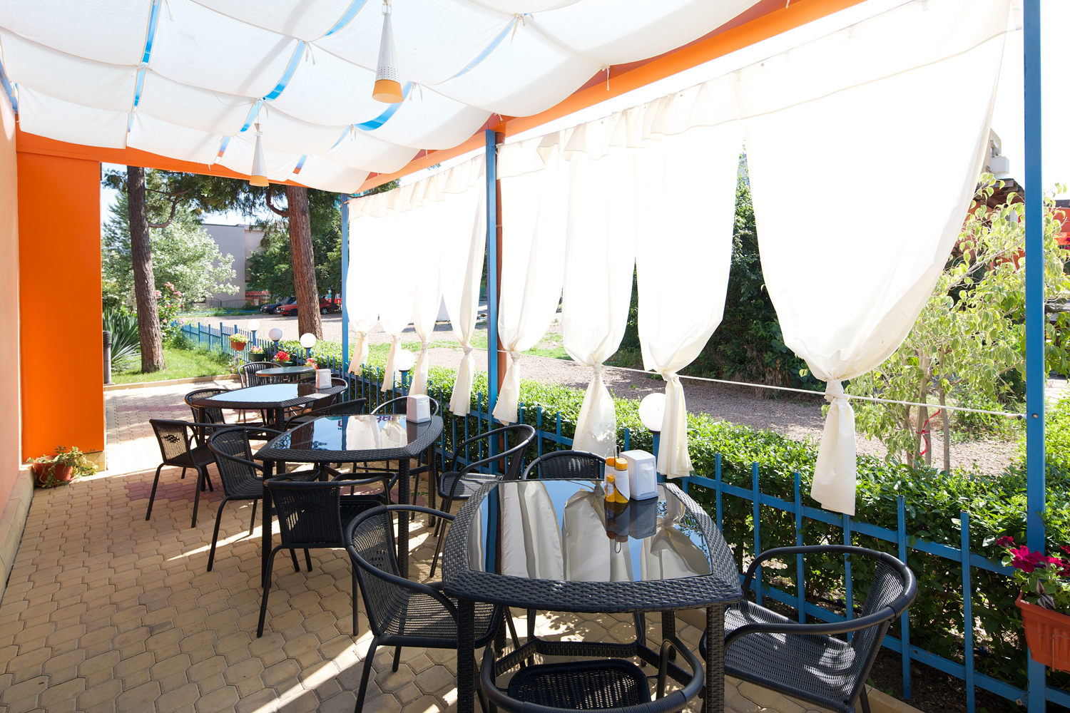 Paloma Hotel-Terasa lobija.jpg