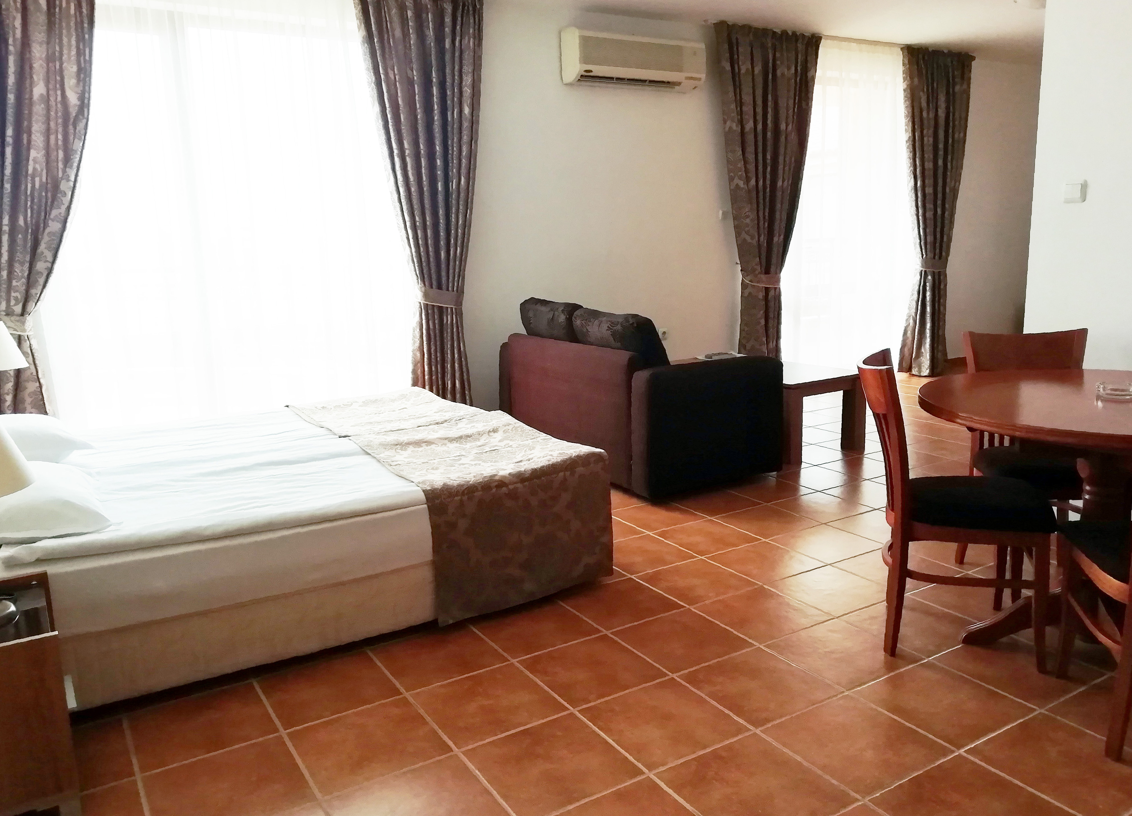 Efir Aparthotel-Studio.jpg