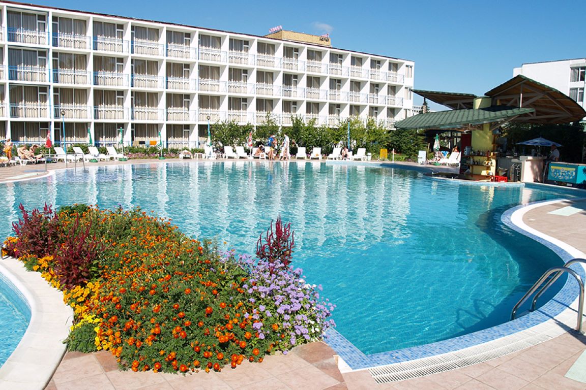 Balaton Hotel-Bazen.jpg