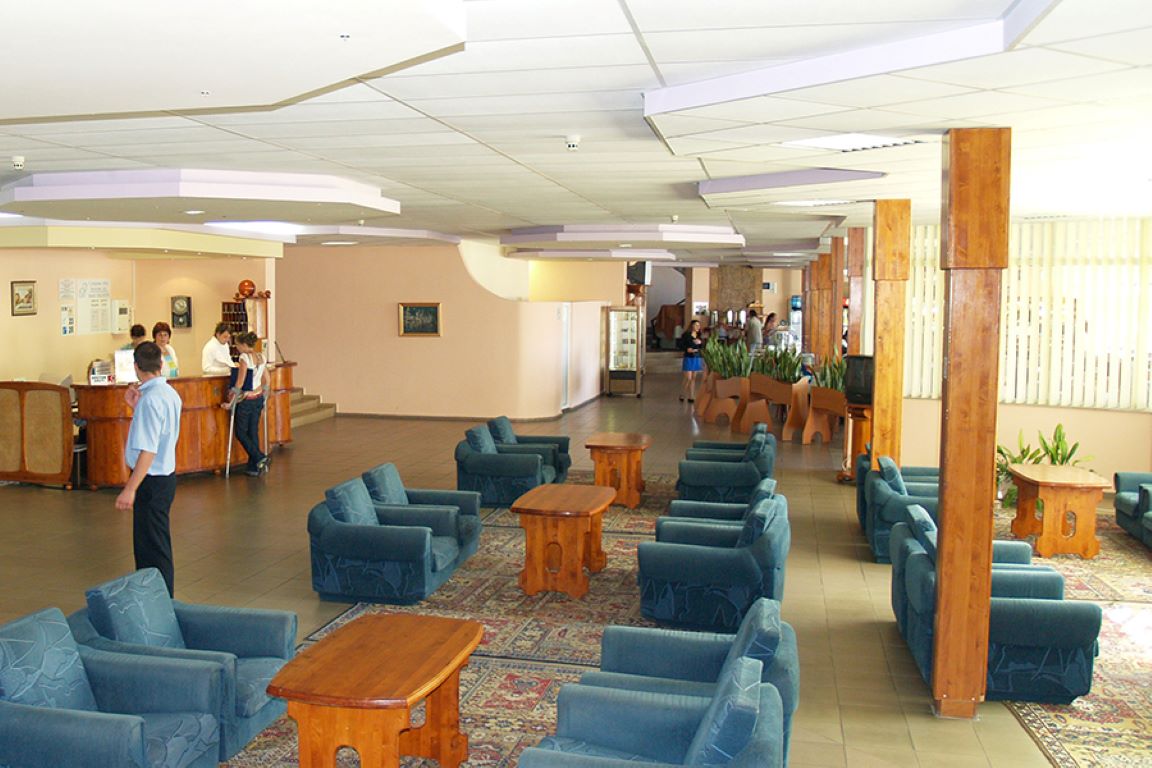 Balaton Hotel-Lobby.jpg