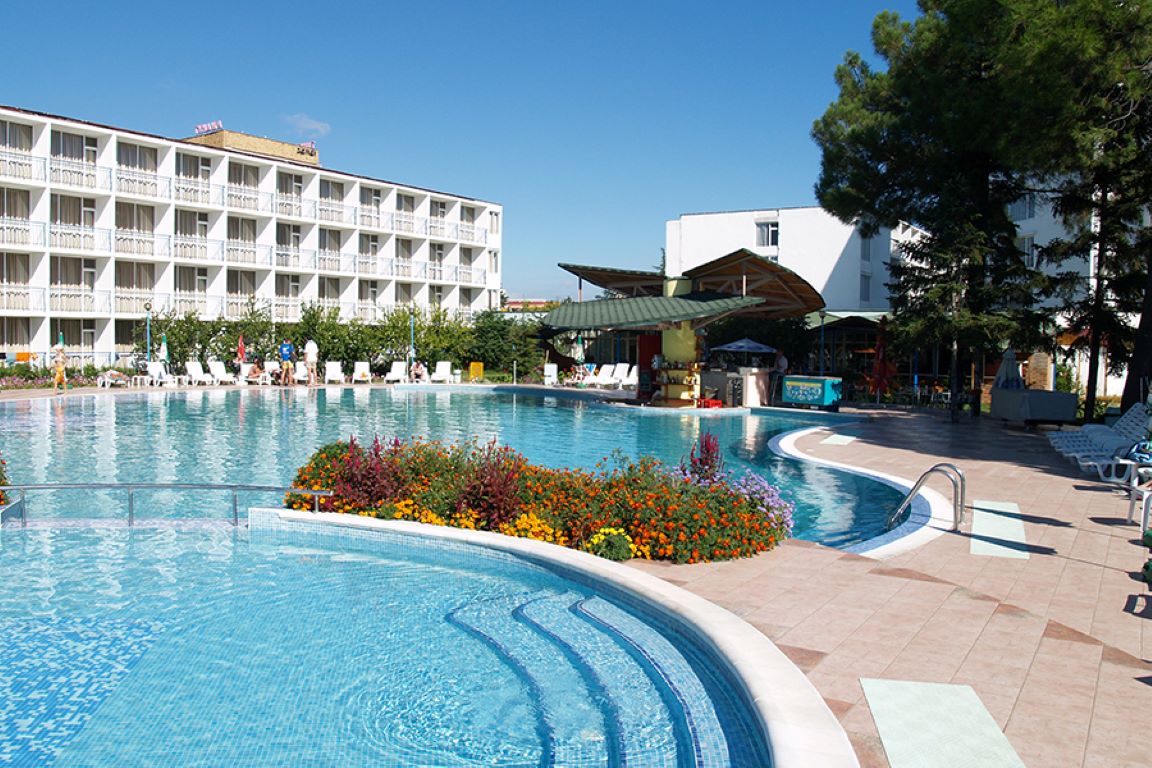Hotel Balaton-Bazen.jpg