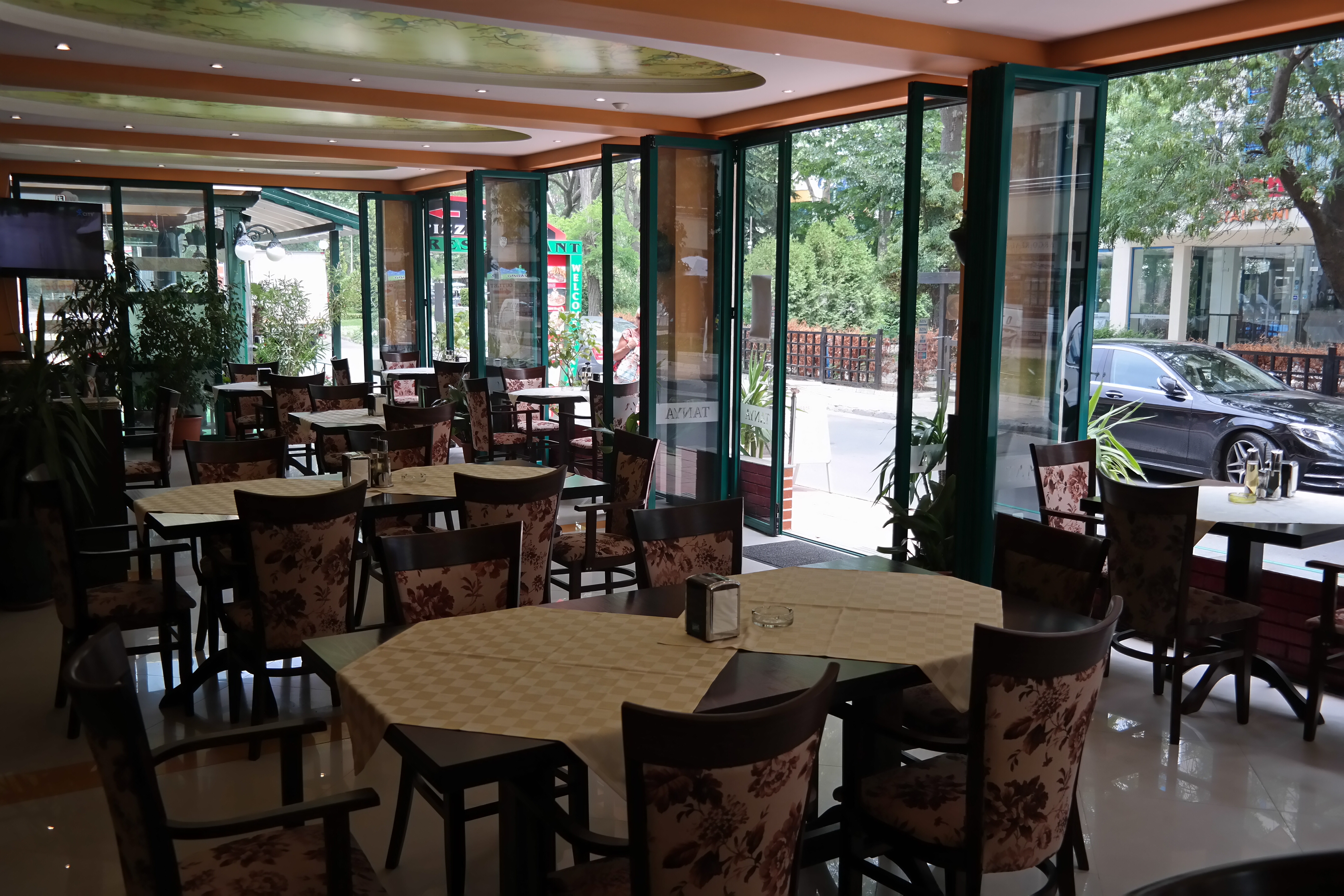 Hotel Tanya-Restoran.jpg