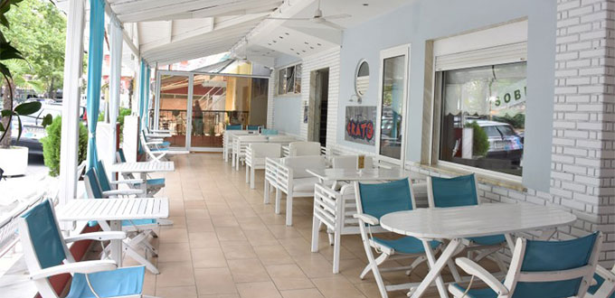 Hotel Erato bar.jpg