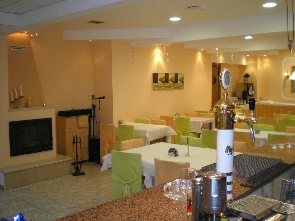 Hotel Erato restaurant 1.jpg