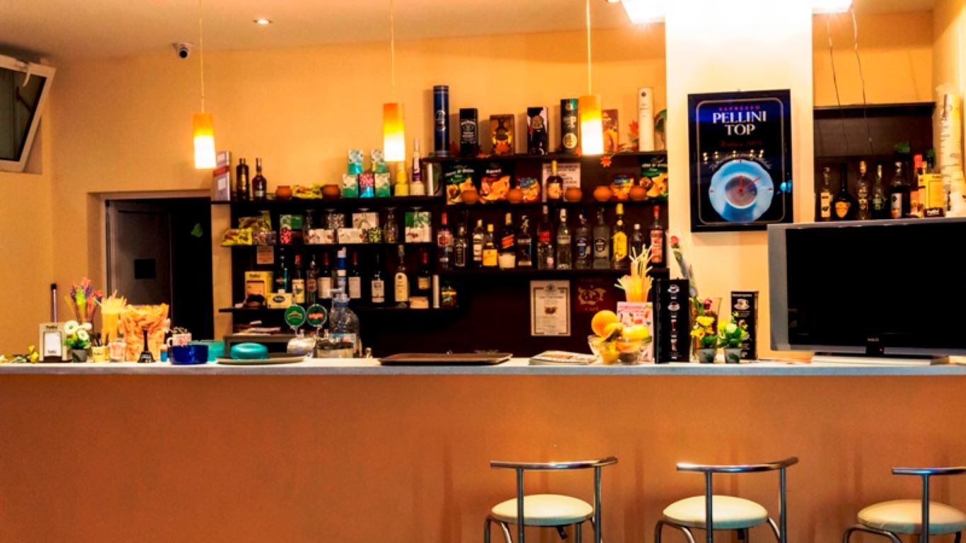 Apart Hotel Darius-Lobby bar.jpg