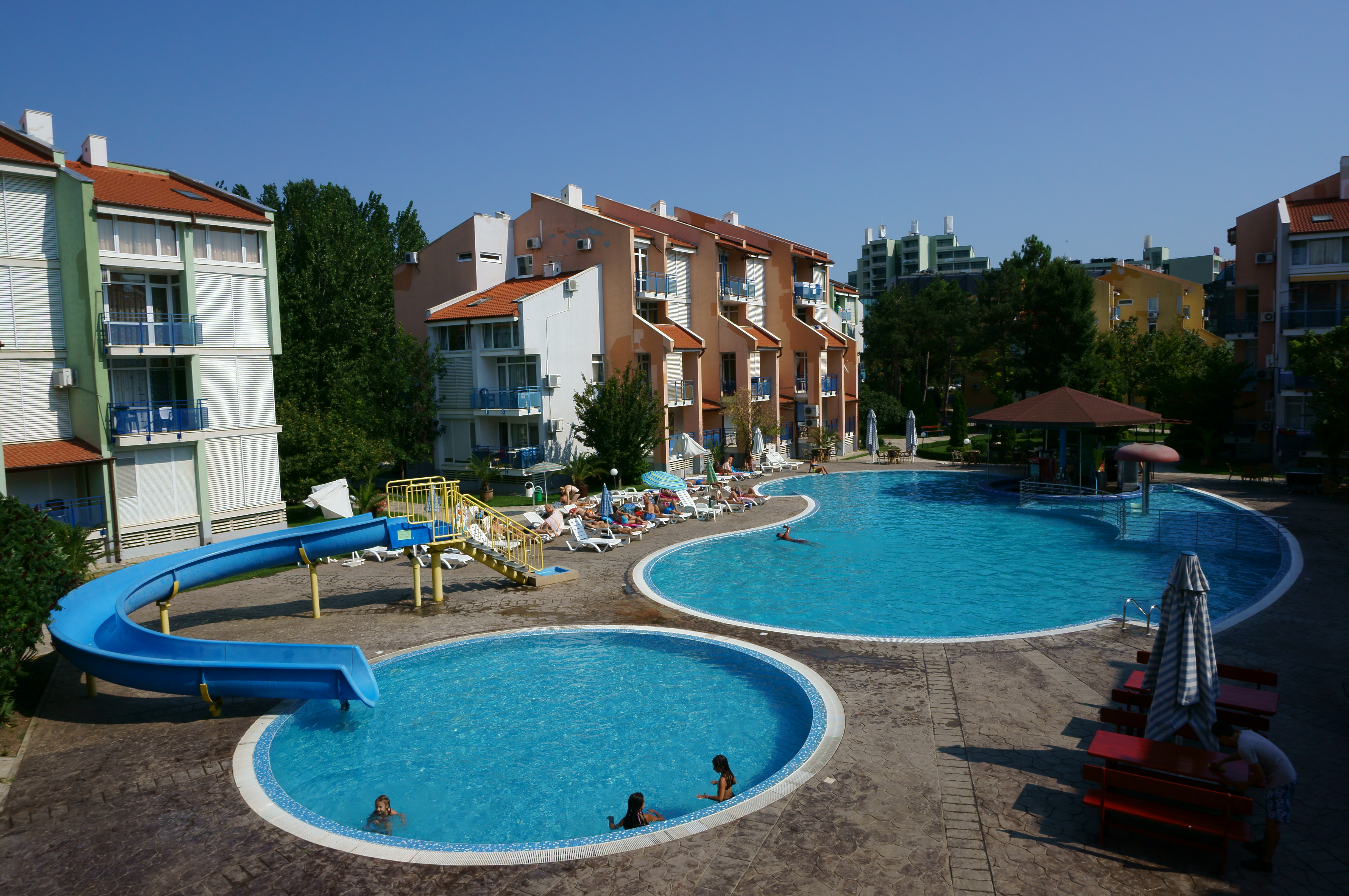 Elit 1 Apart Hotel-Kompleks bazena.JPG