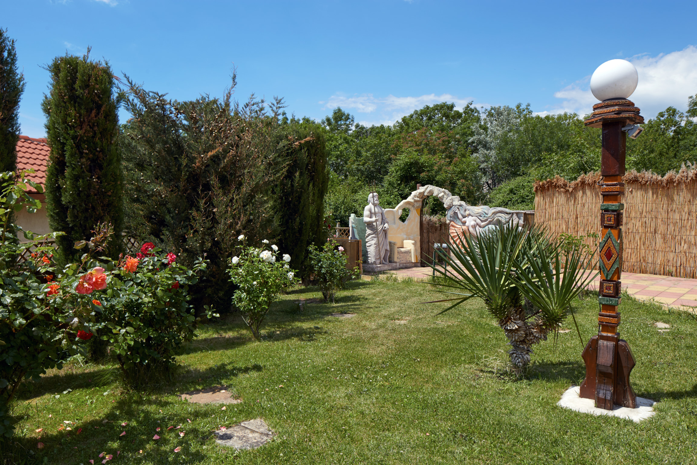 Yalta Holiday Village-Basta hotela.jpg