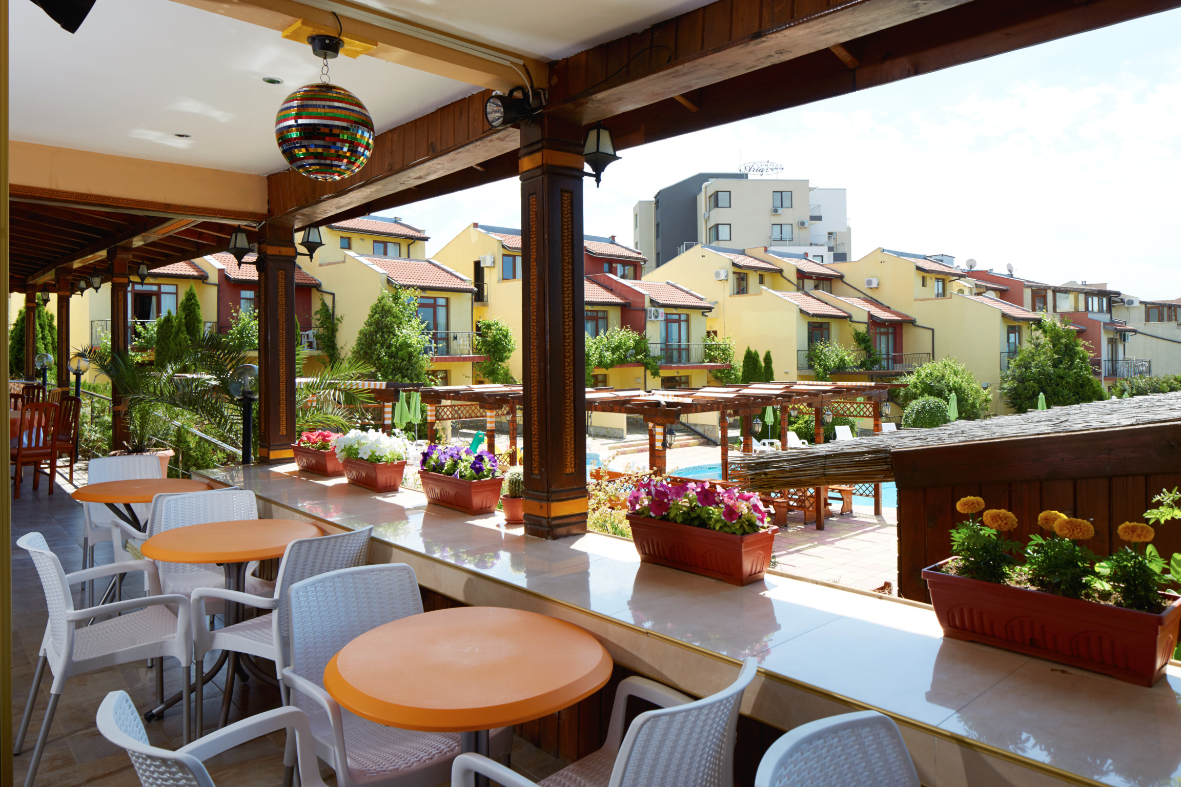 Yalta Holiday Village-Lobby bar.jpg