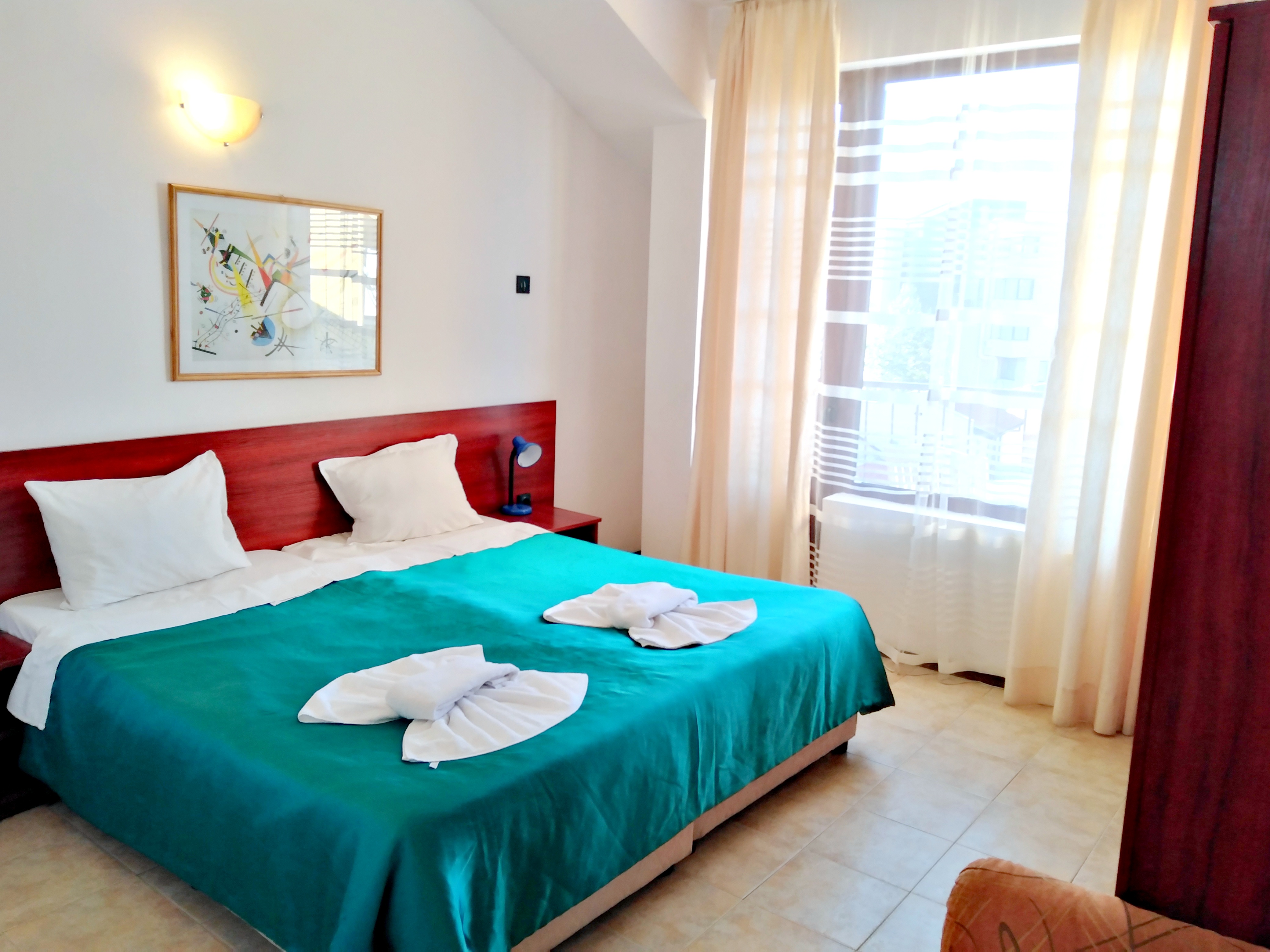 Yalta Holiday Village-Standardna soba.jpg