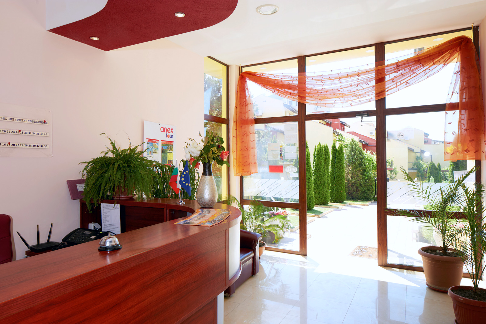 Yalta Holiday Village-Ulaz u hotel.jpg