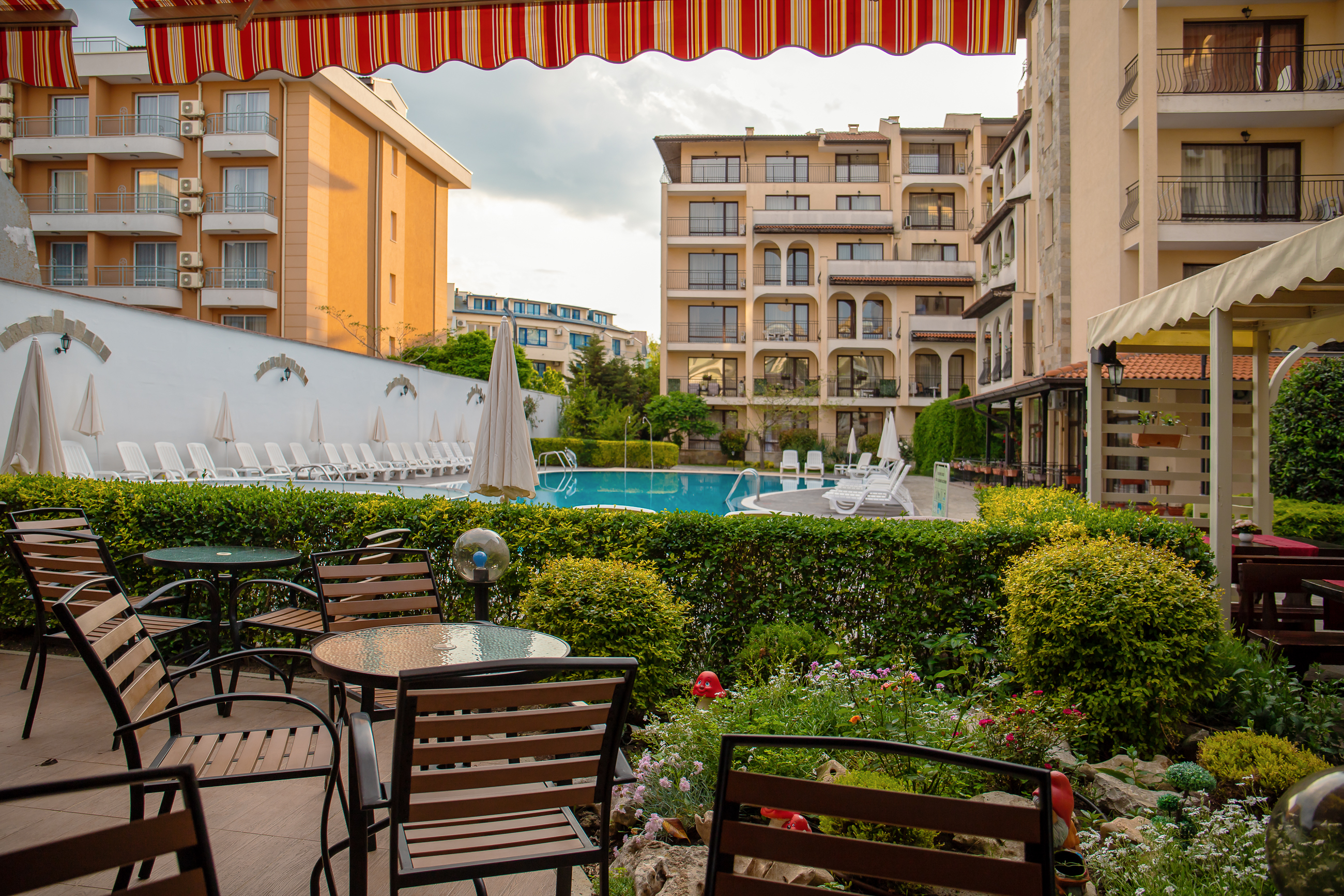 Rose Village Apart-Bar.jpg