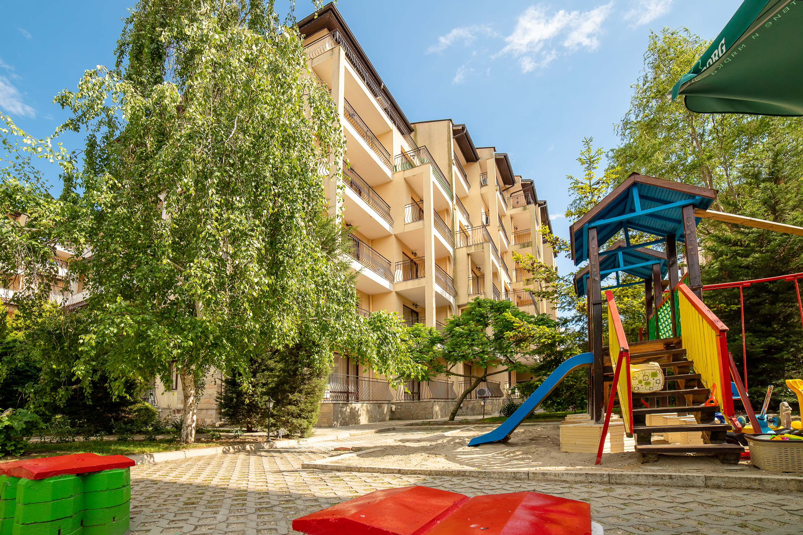 Rose Village Apart-Igraliste za decu.jpg