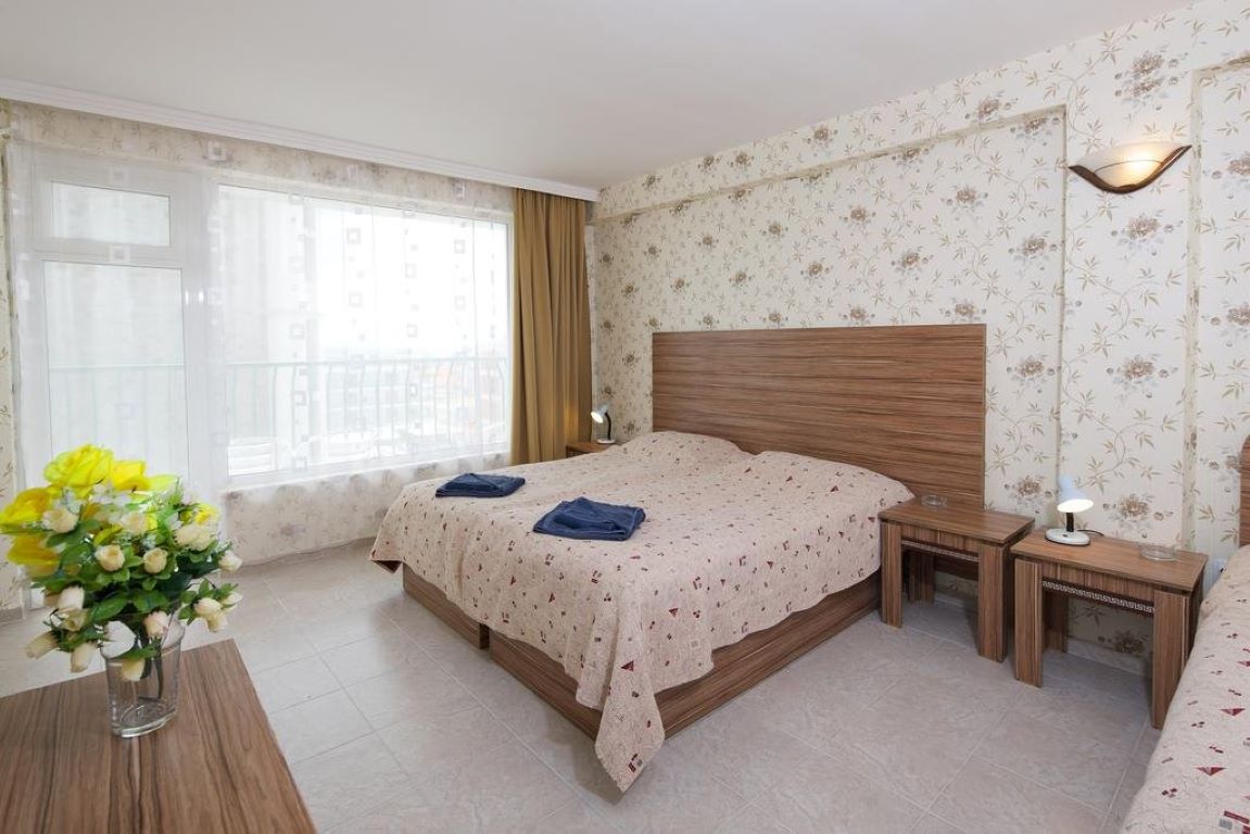 Hotel Yantar Sunny Beach-Studio.jpg