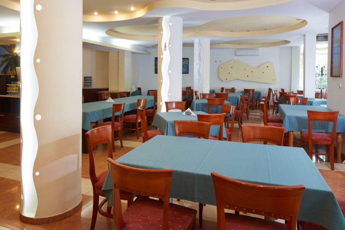 Yantra Sunny Beac-Restoran.jpg