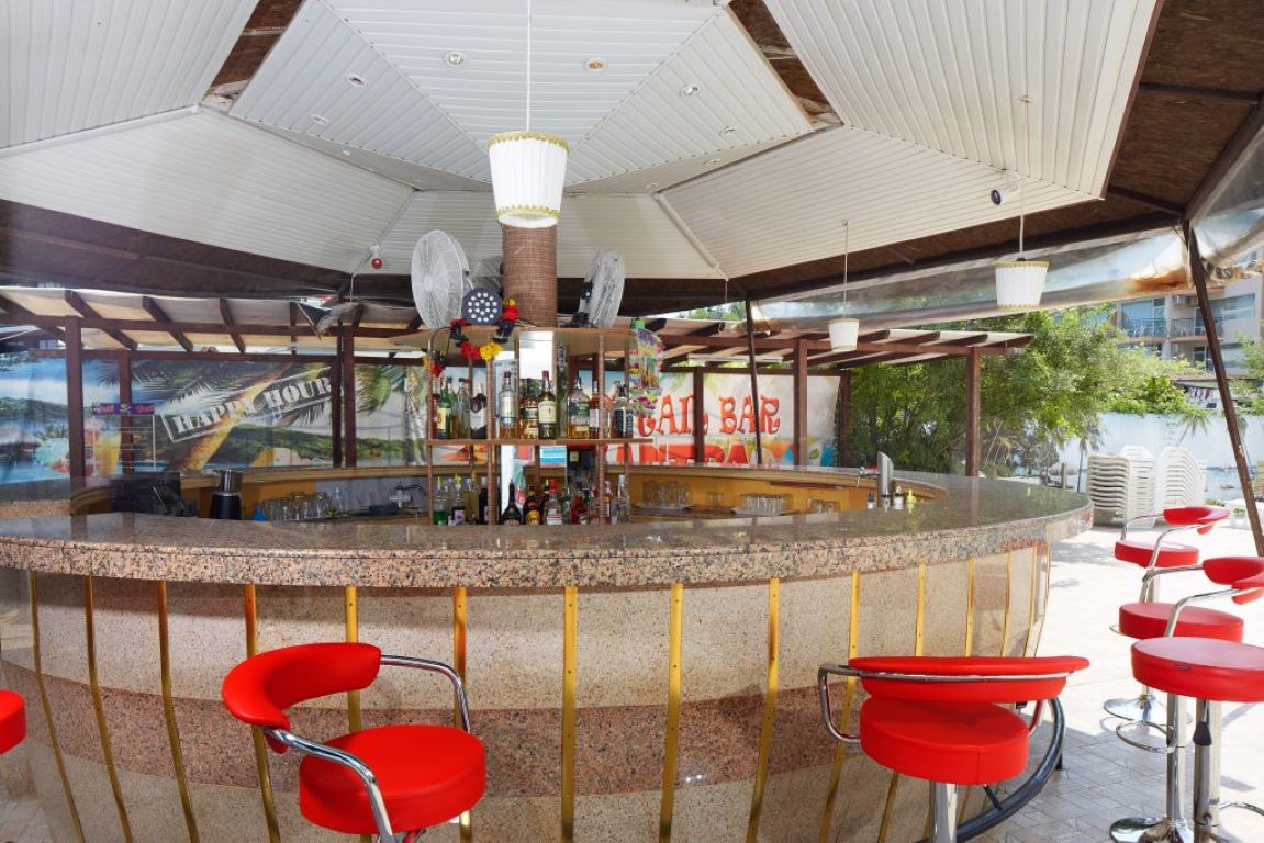 Yantra Sunny Beach Hotel-Bar na bazenu.jpg