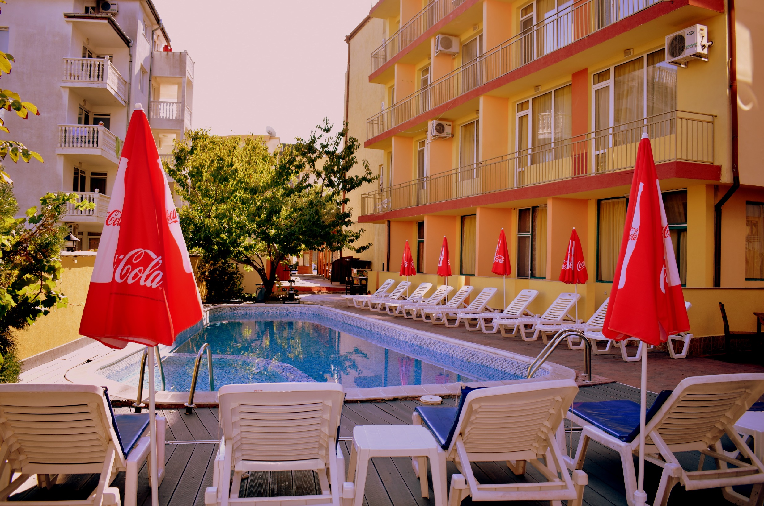 Ryor Hotel-Bazen.jpg