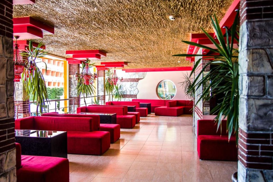 Amaris Hotel-Lobby.jpg