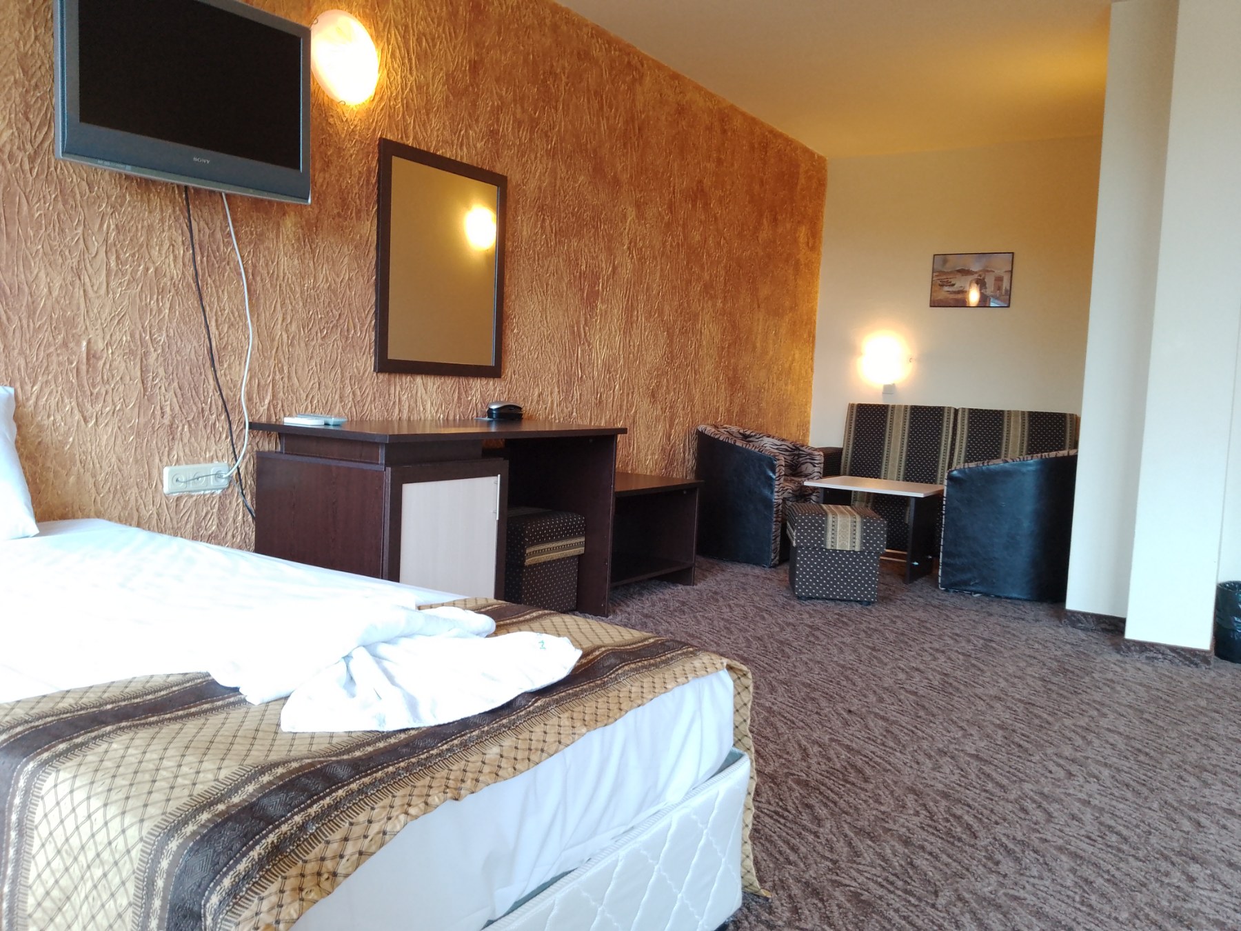 Hotel Amaris-Suite.jpg