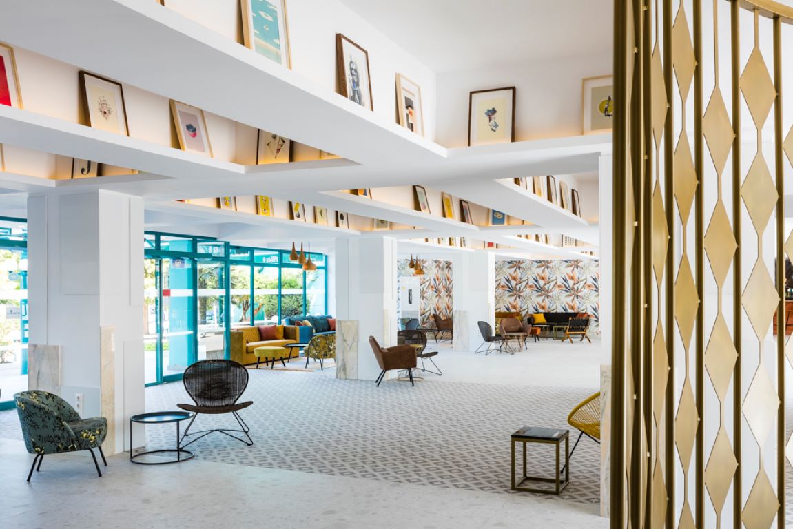 Hotel Zefir-Lobby.jpg