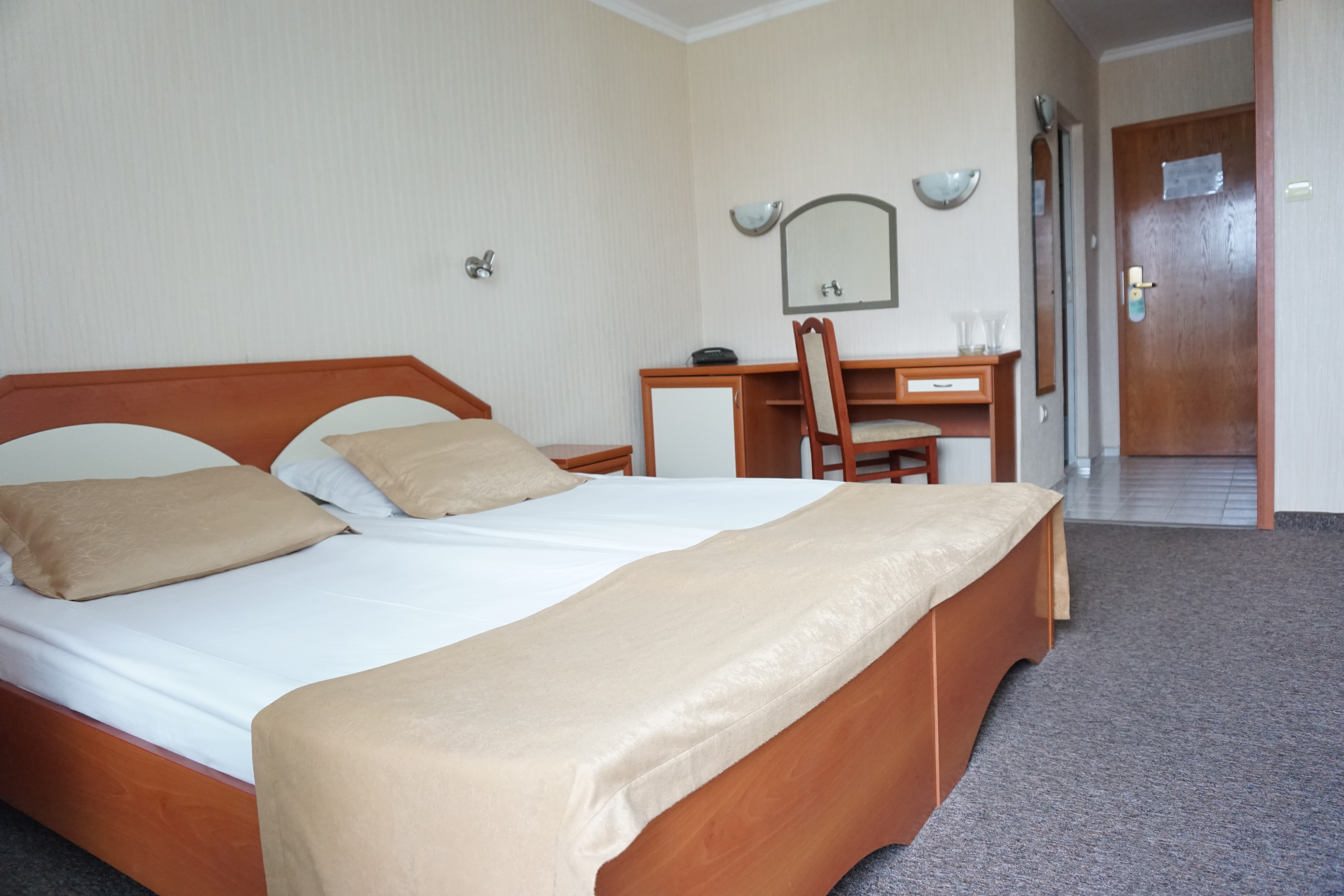 Zefir Hotel-Standardna soba.JPG