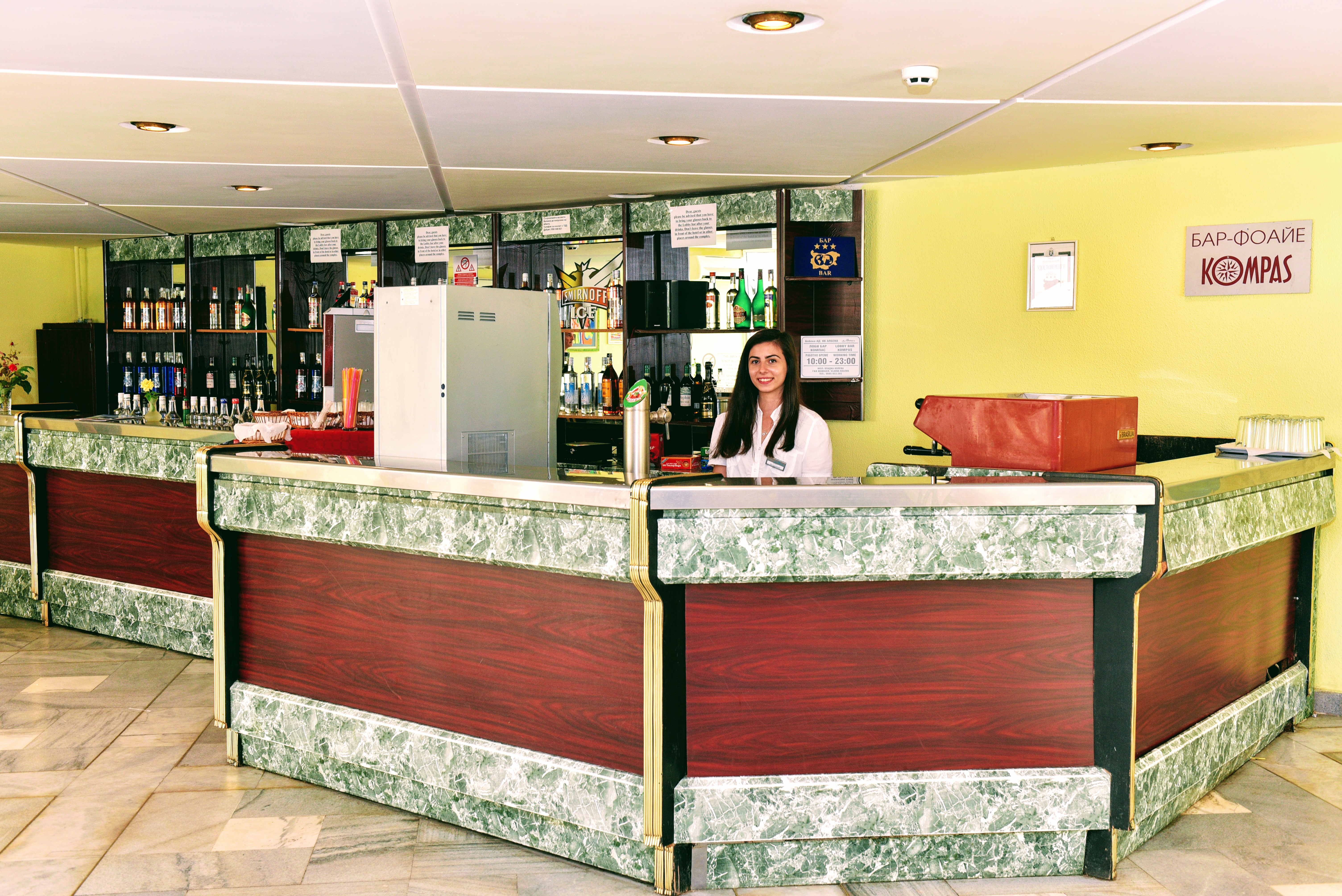 Kompas Hotel-Lobby bar.jpg