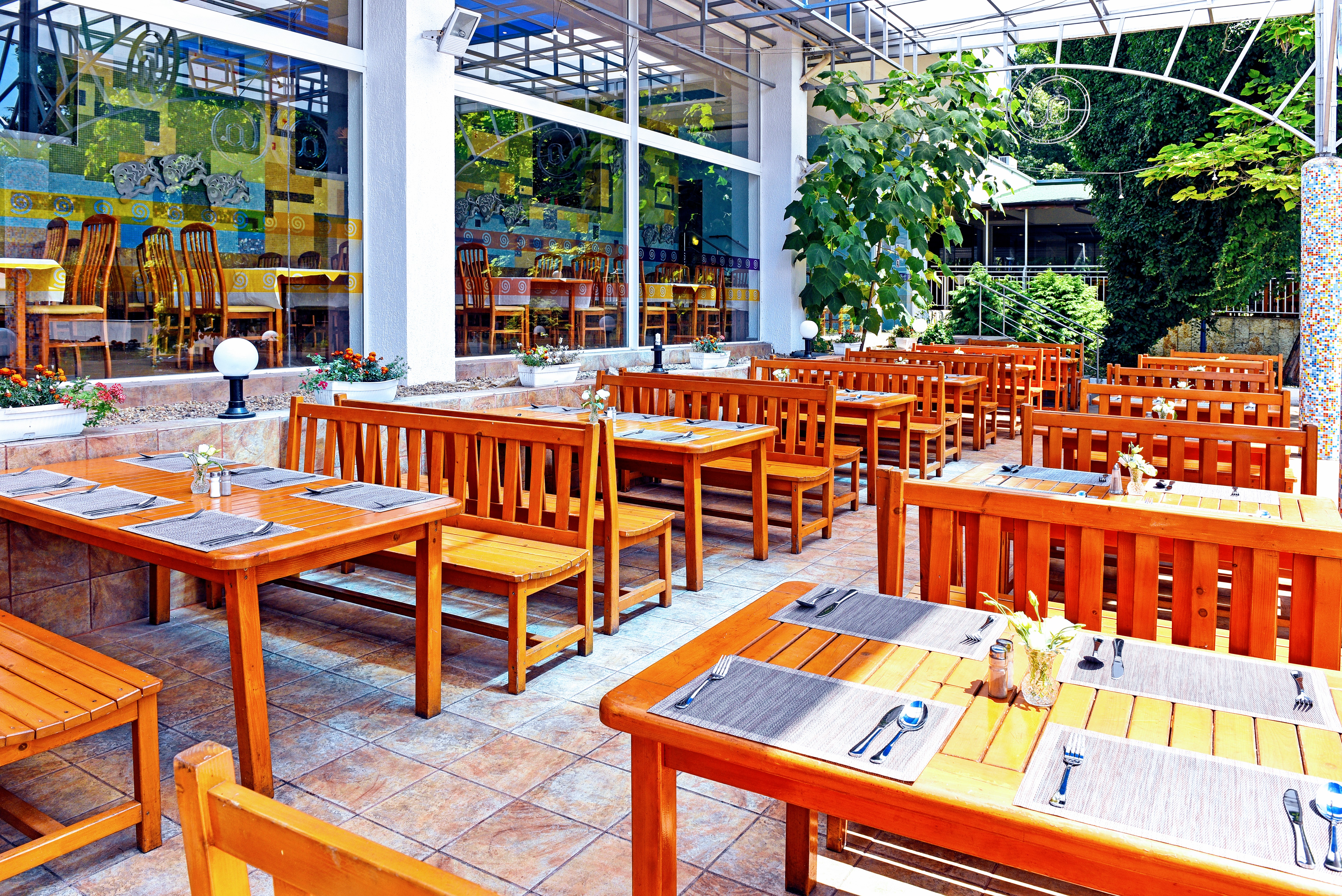 Com Hotel-Restoran.jpg