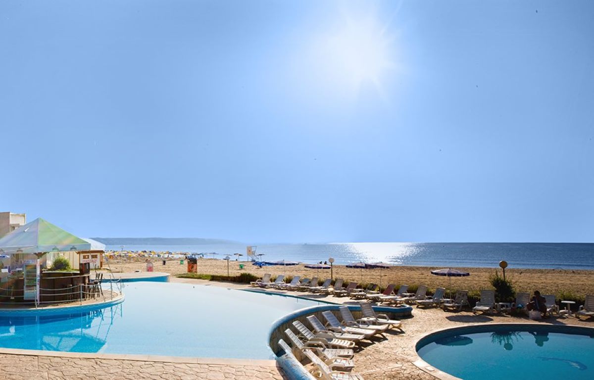 Hotel Elitsa Albena-Bazen.jpg